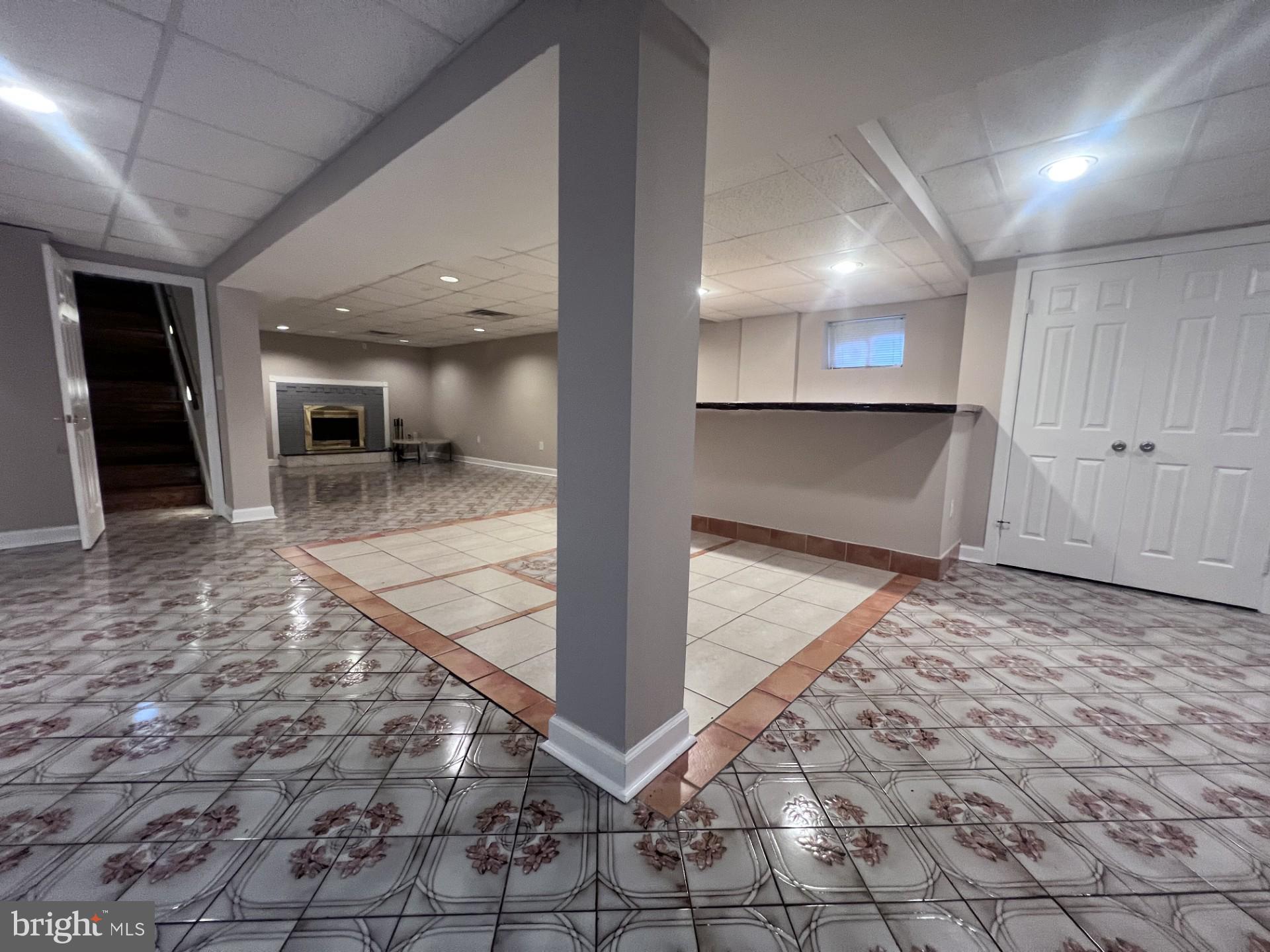 COLLEGE PARK WOODS - Residential