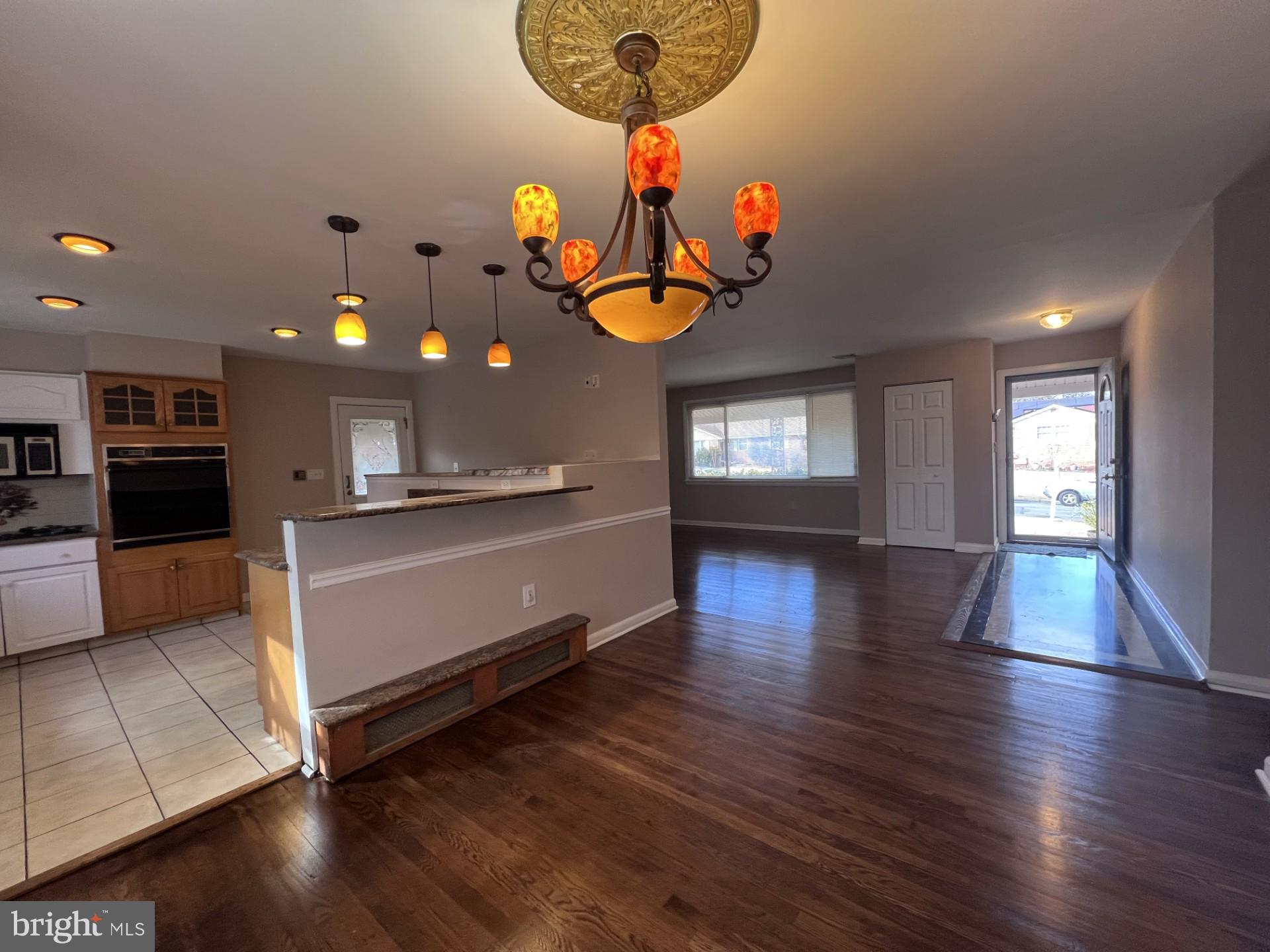 COLLEGE PARK WOODS - Residential