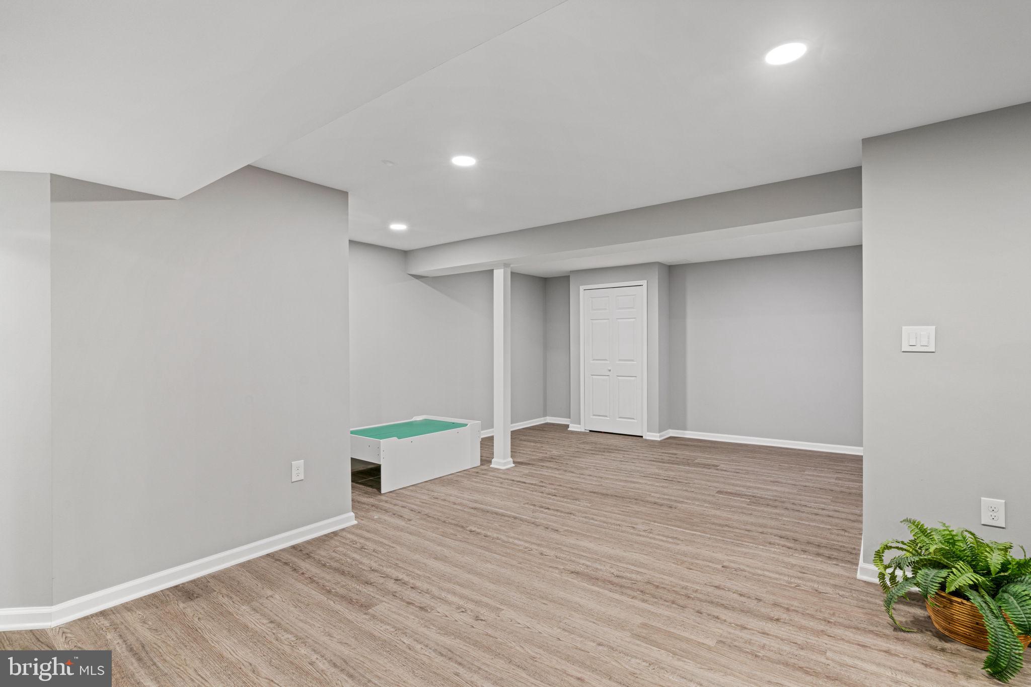 RACEWAY FARMS - Residential