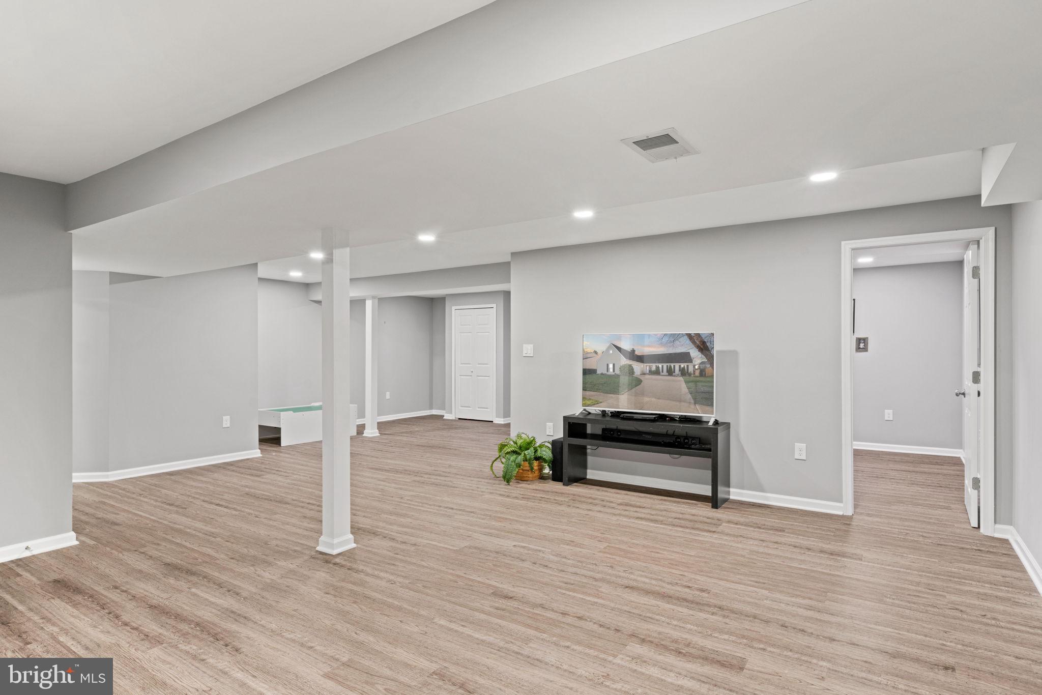 RACEWAY FARMS - Residential