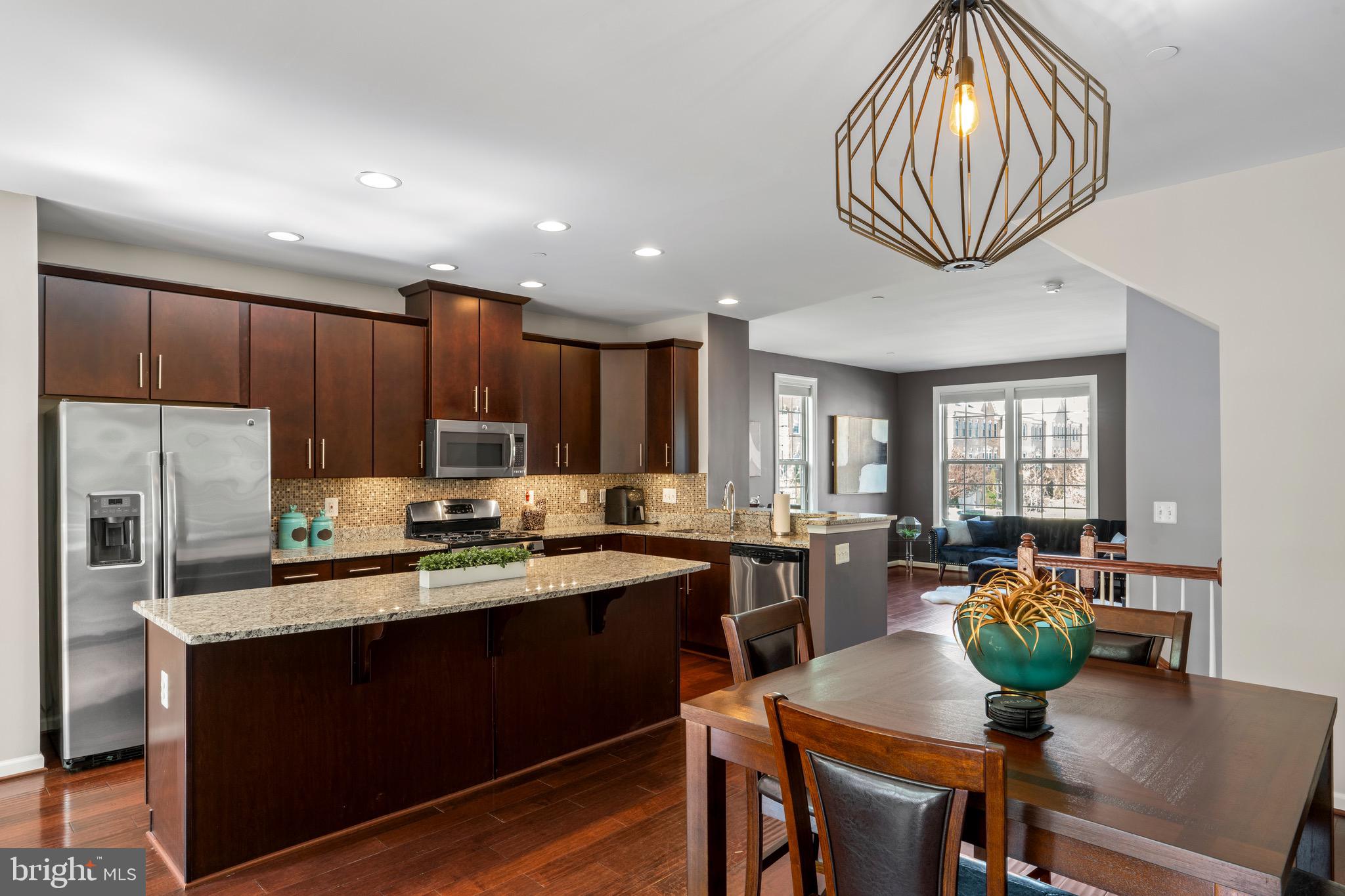 PARKER CREEK VIEW - Residential