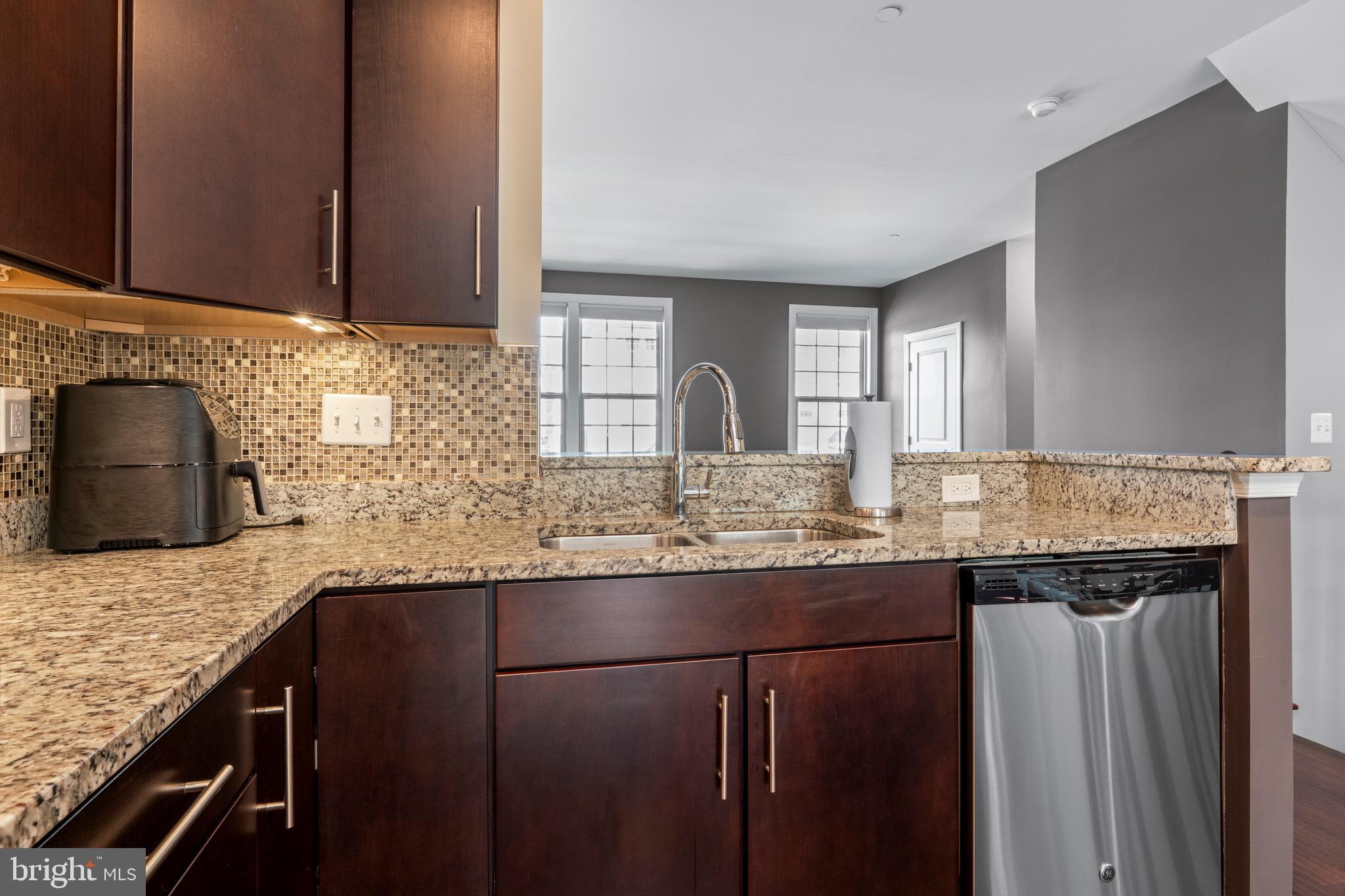 PARKER CREEK VIEW - Residential