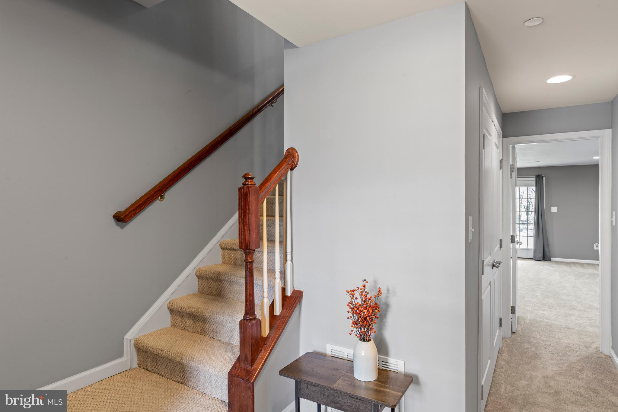 PARKER CREEK VIEW - Residential