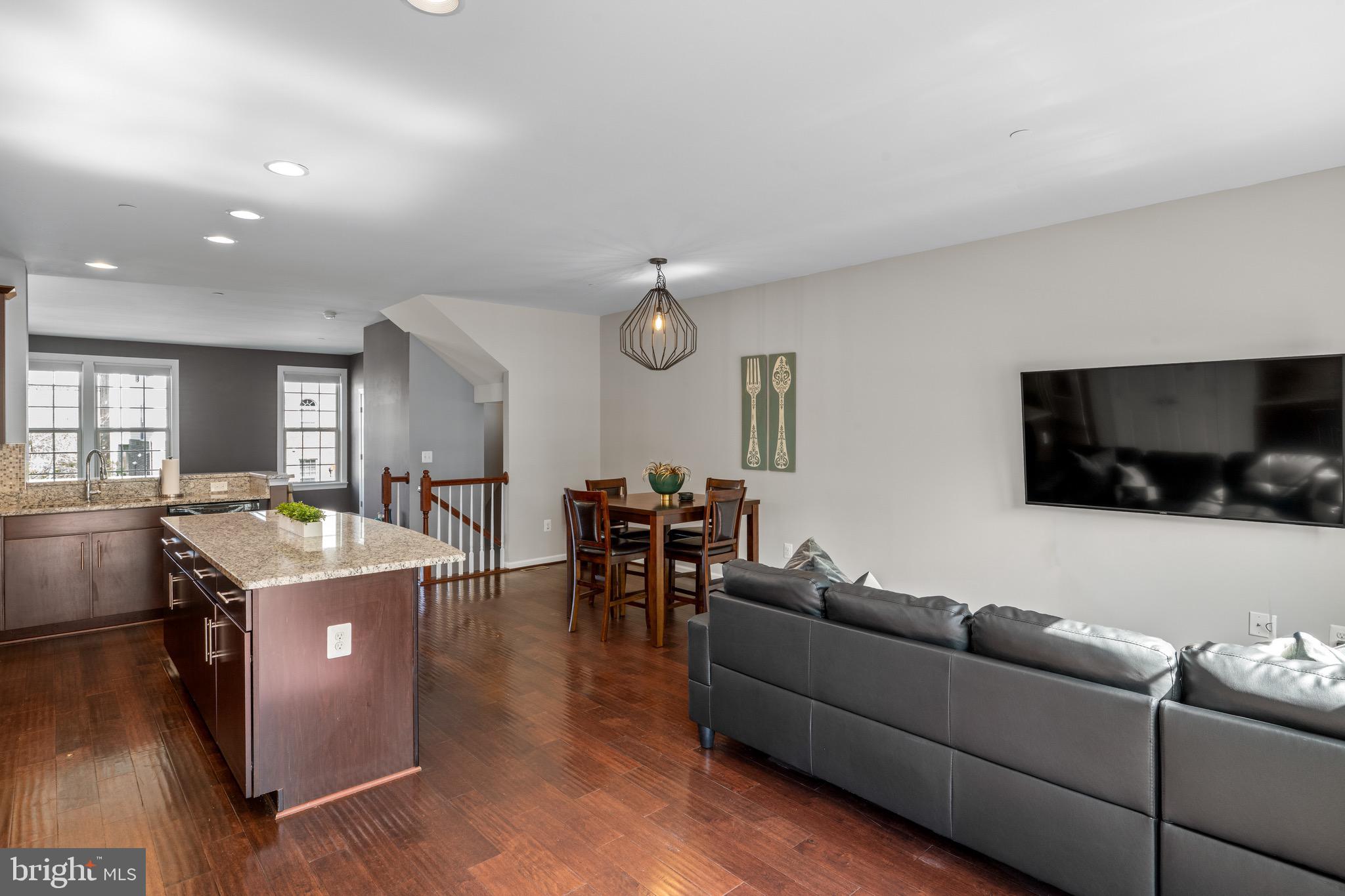 PARKER CREEK VIEW - Residential
