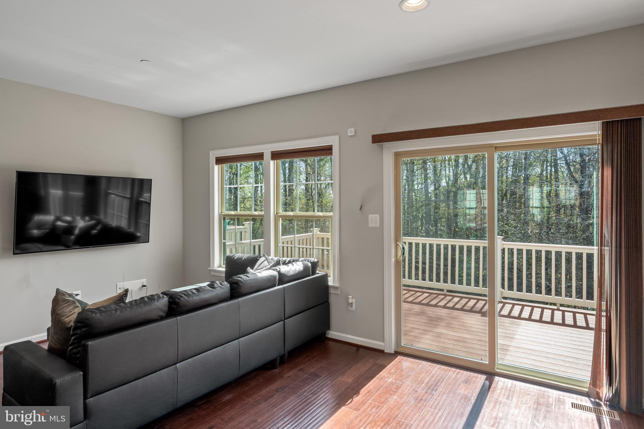 PARKER CREEK VIEW - Residential