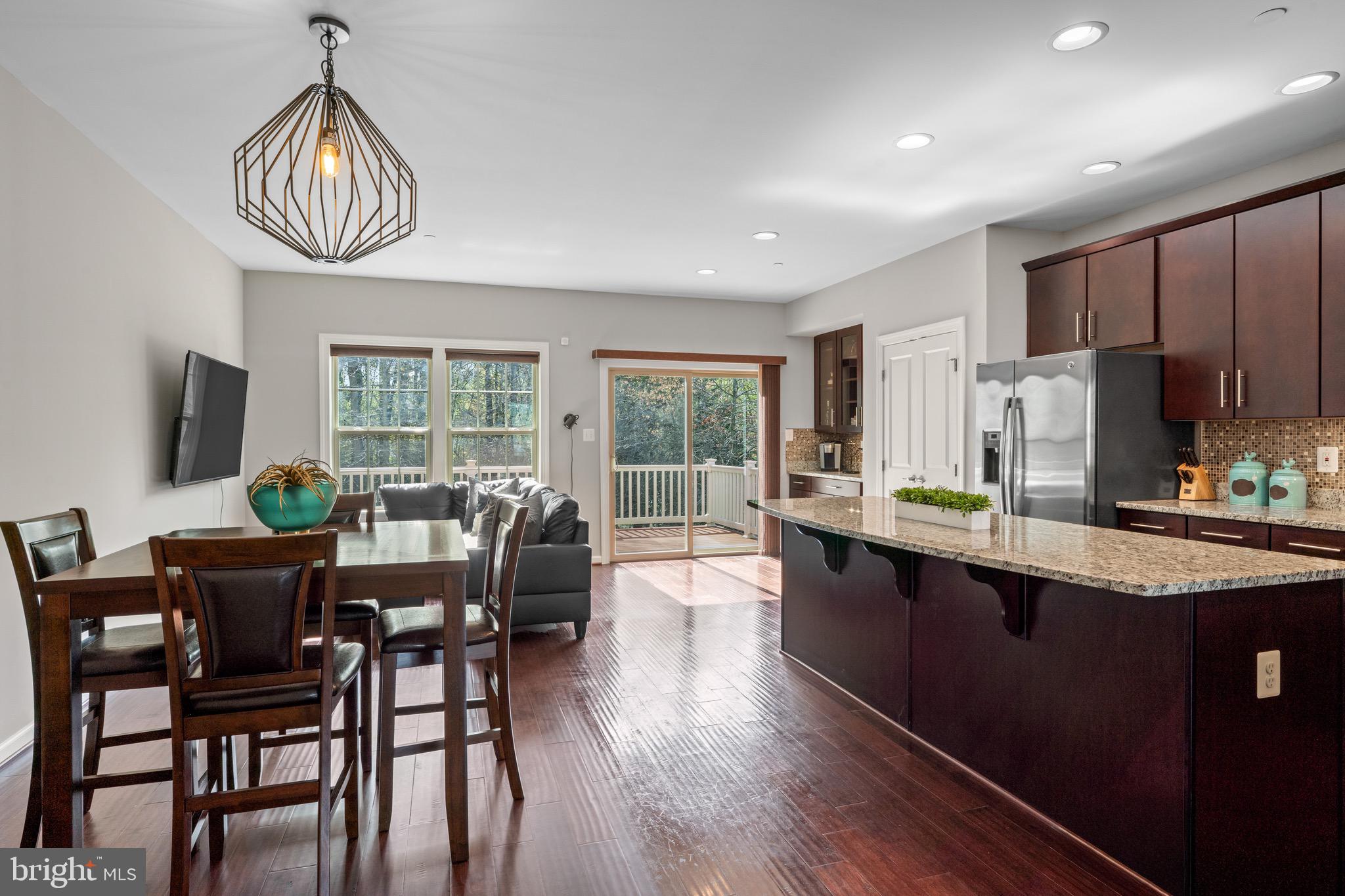 PARKER CREEK VIEW - Residential