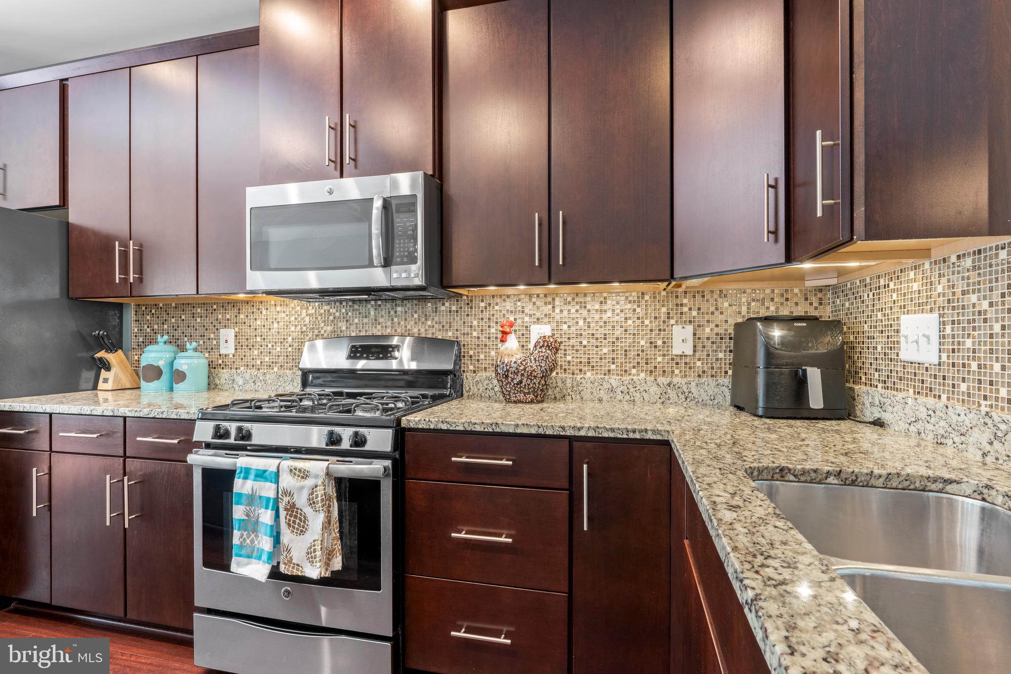 PARKER CREEK VIEW - Residential