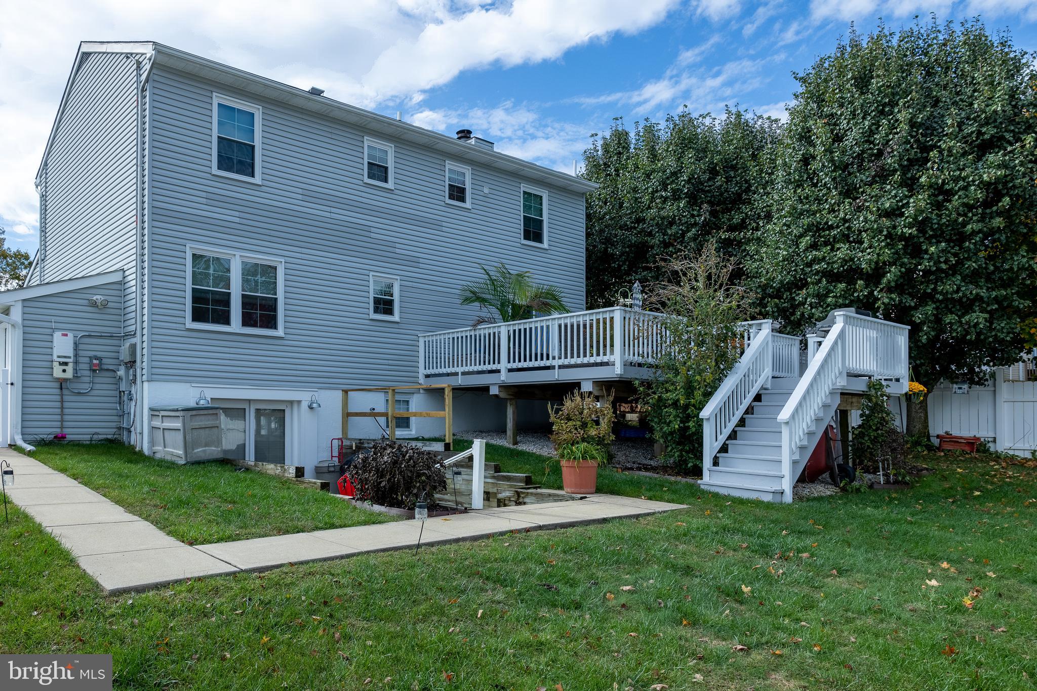 PINEDALE WOODS - Residential