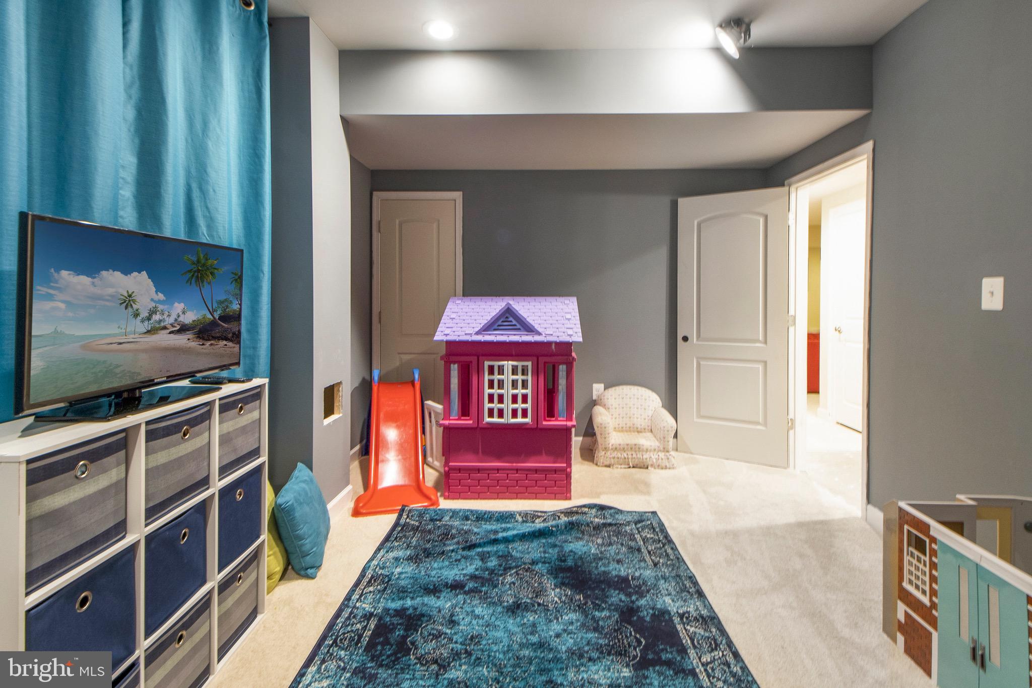 OAK CREEK CLUB - Residential