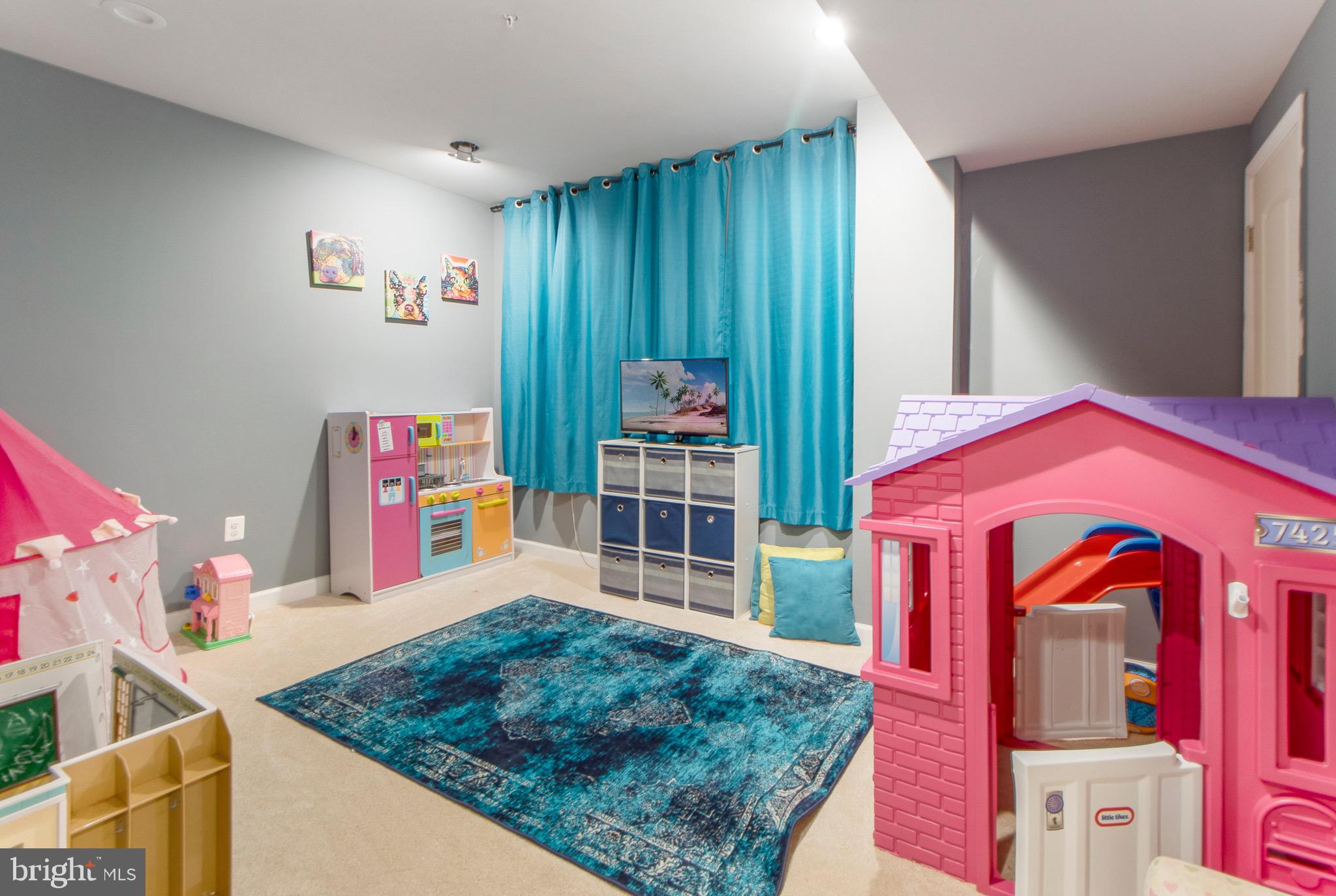 OAK CREEK CLUB - Residential