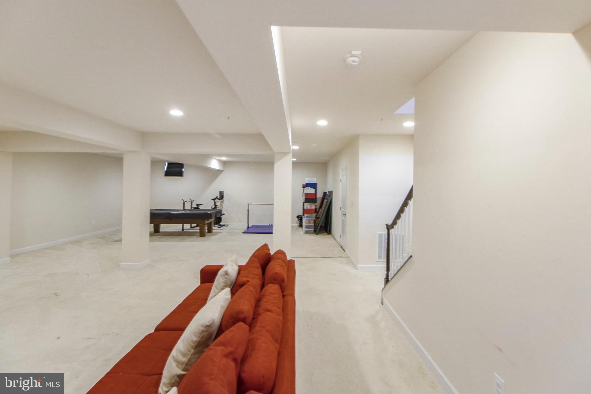 OAK CREEK CLUB - Residential