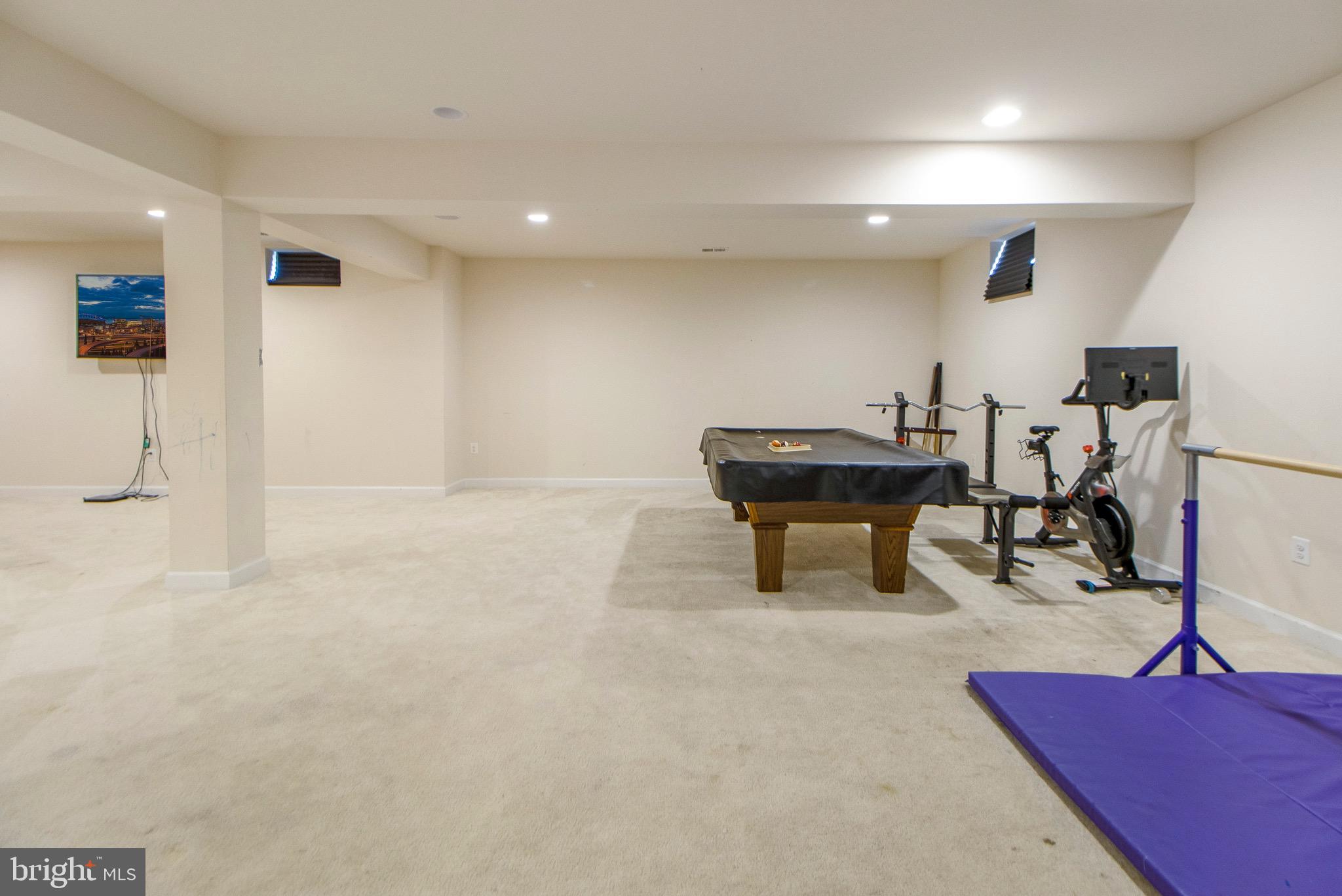 OAK CREEK CLUB - Residential