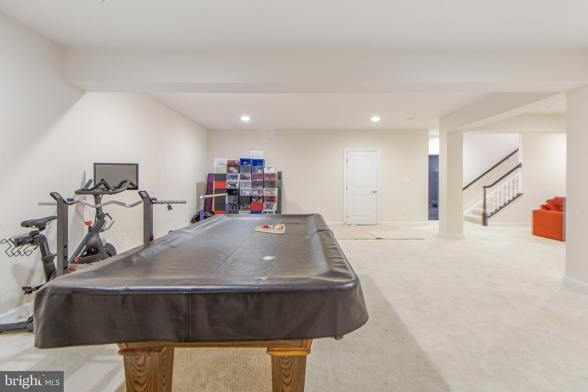 OAK CREEK CLUB - Residential