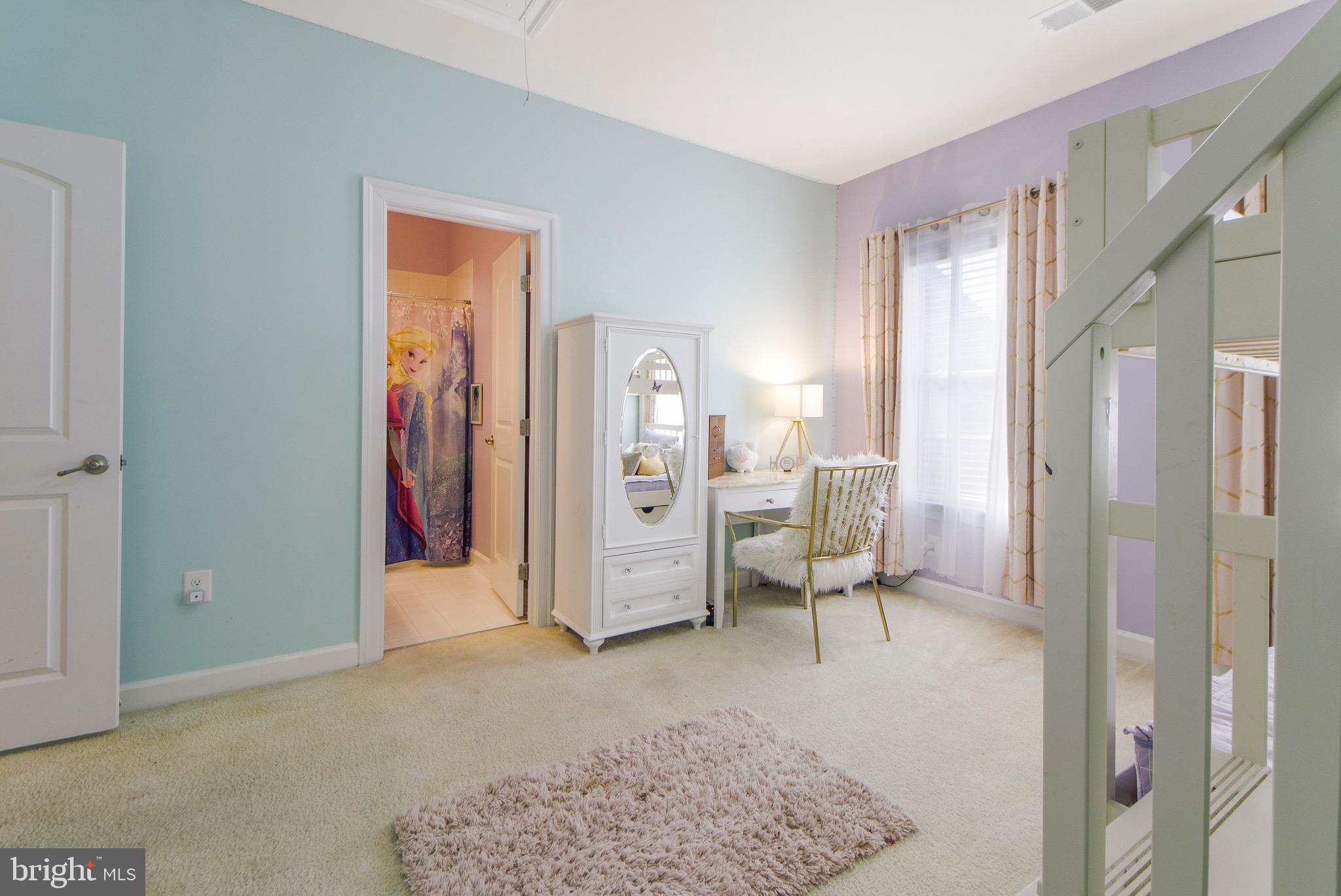 OAK CREEK CLUB - Residential