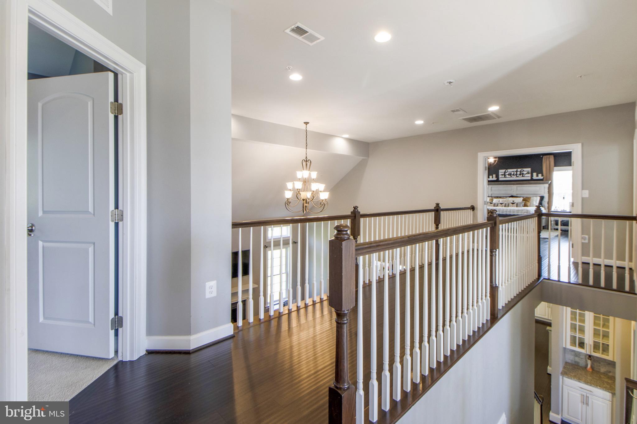 OAK CREEK CLUB - Residential