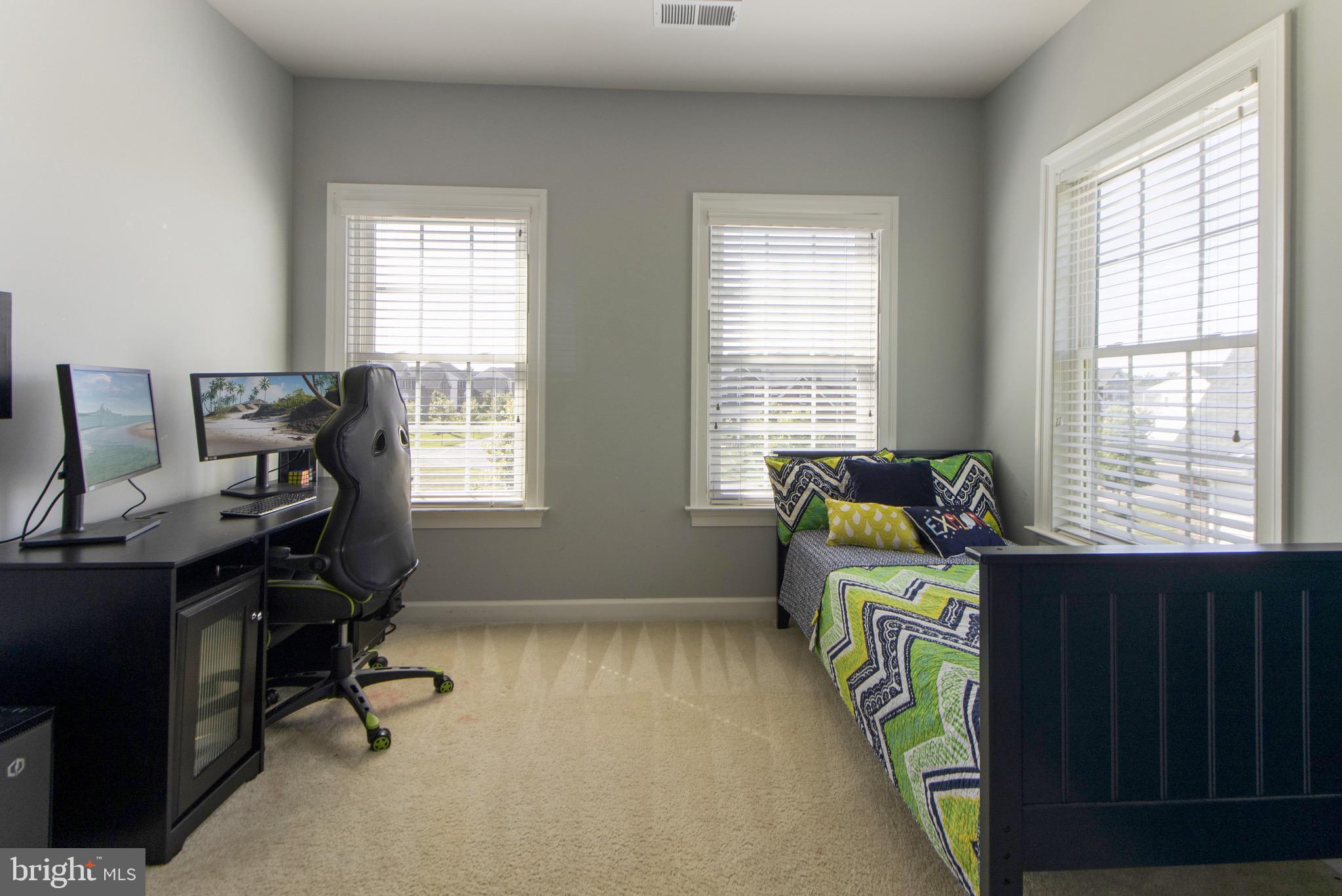 OAK CREEK CLUB - Residential