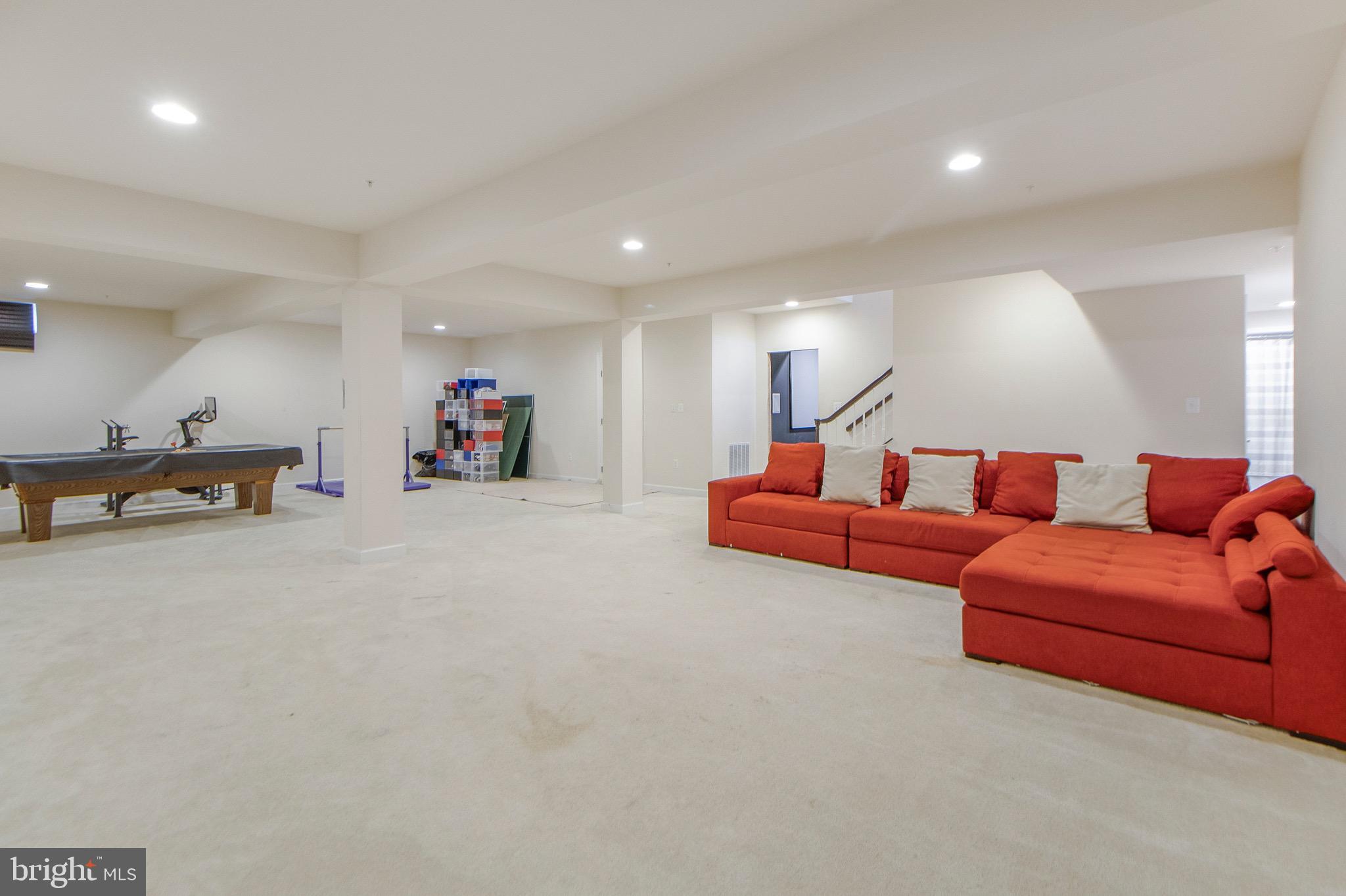 OAK CREEK CLUB - Residential