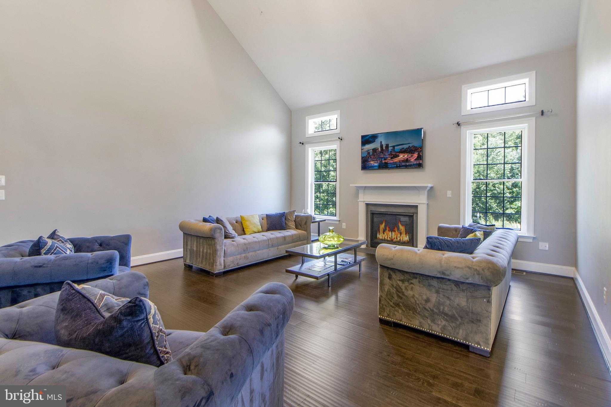 OAK CREEK CLUB - Residential