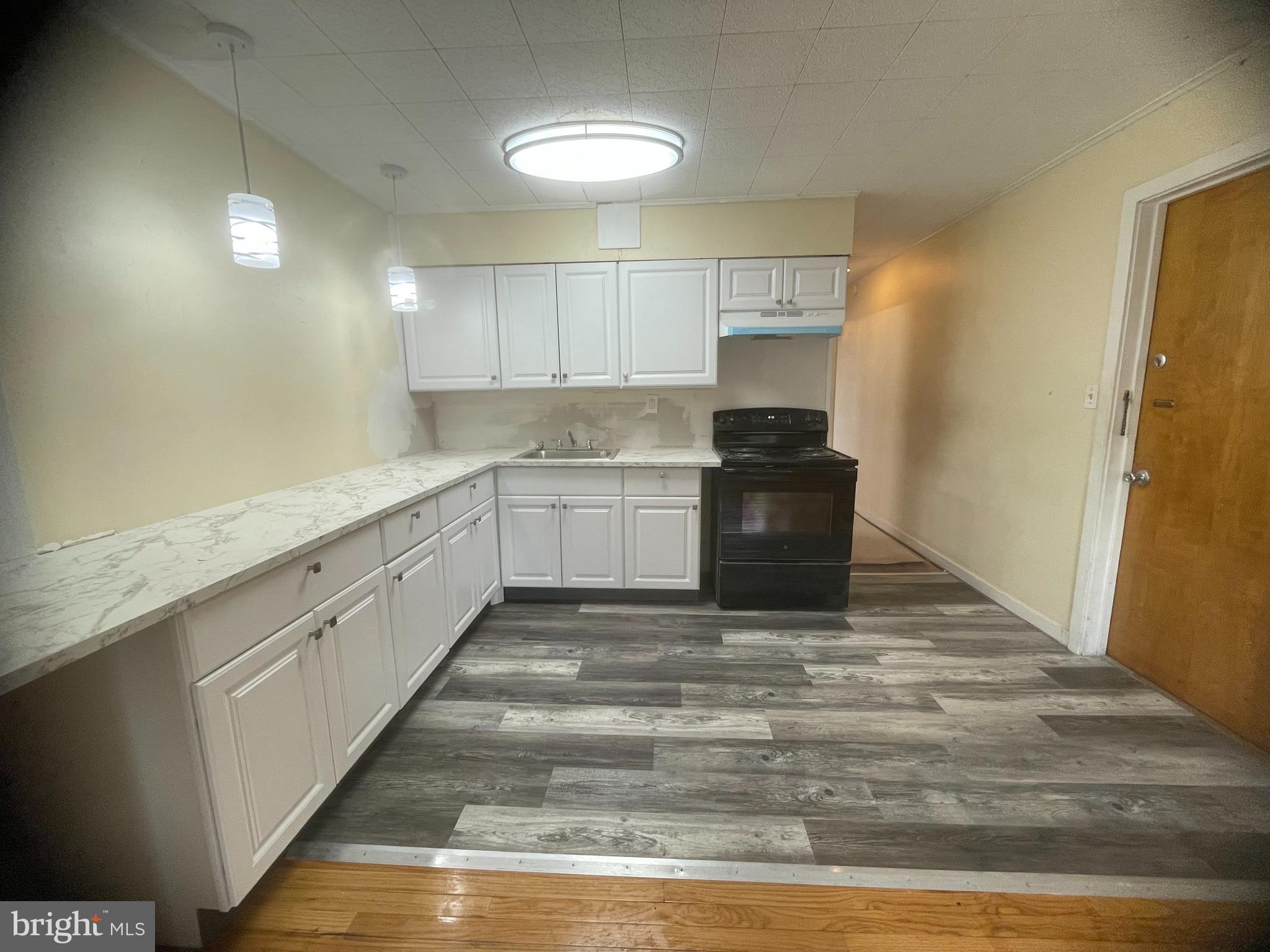 213 N N 15TH STREET 215