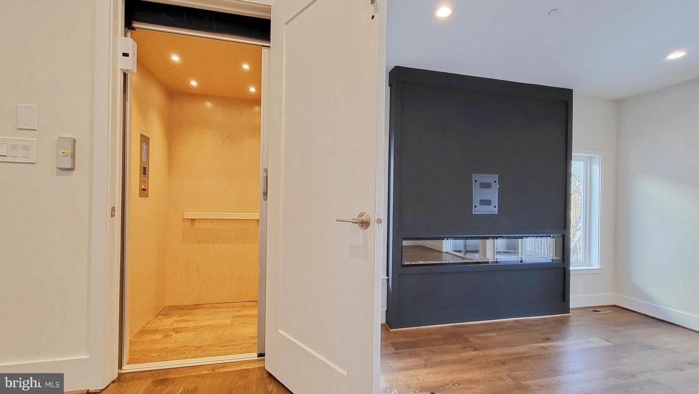 NORTH CHEVY CHASE - Residential Lease