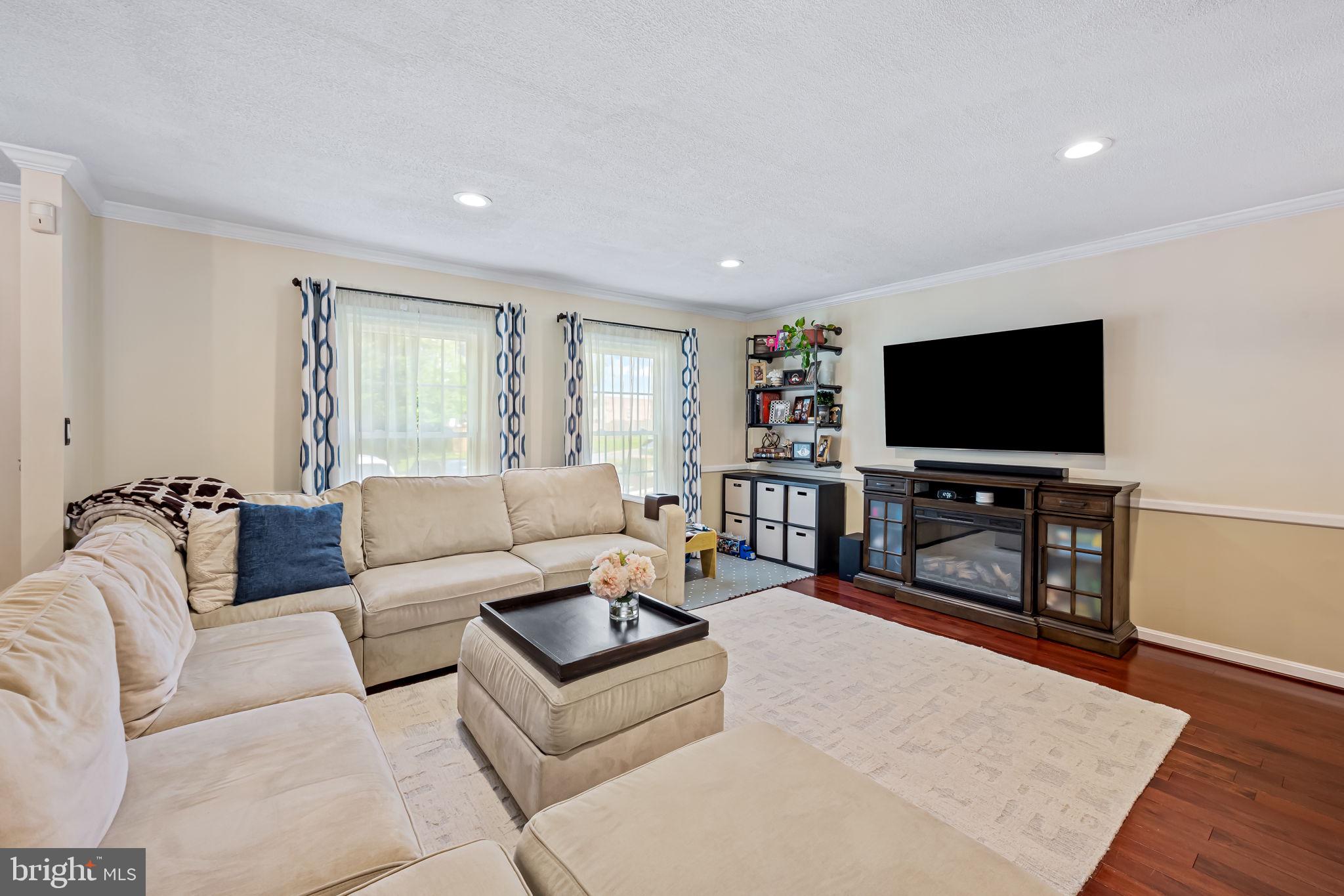 1415 VALBROOK COURT S