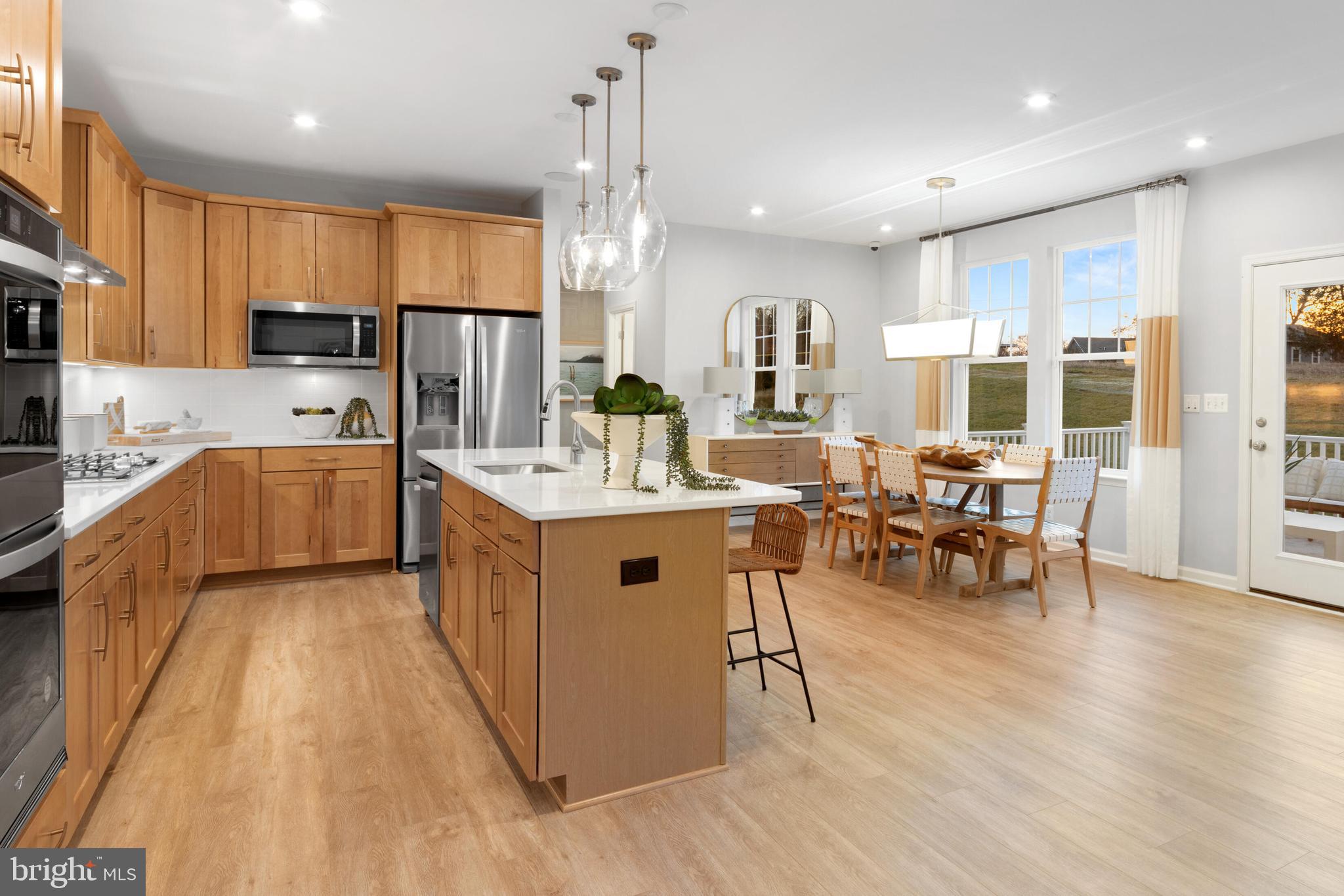 638 COLLINGWOOD DRIVE