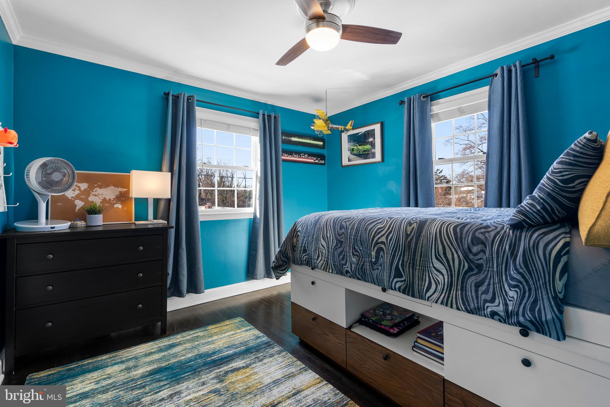 COUNTRY CLUB VIEW - Residential