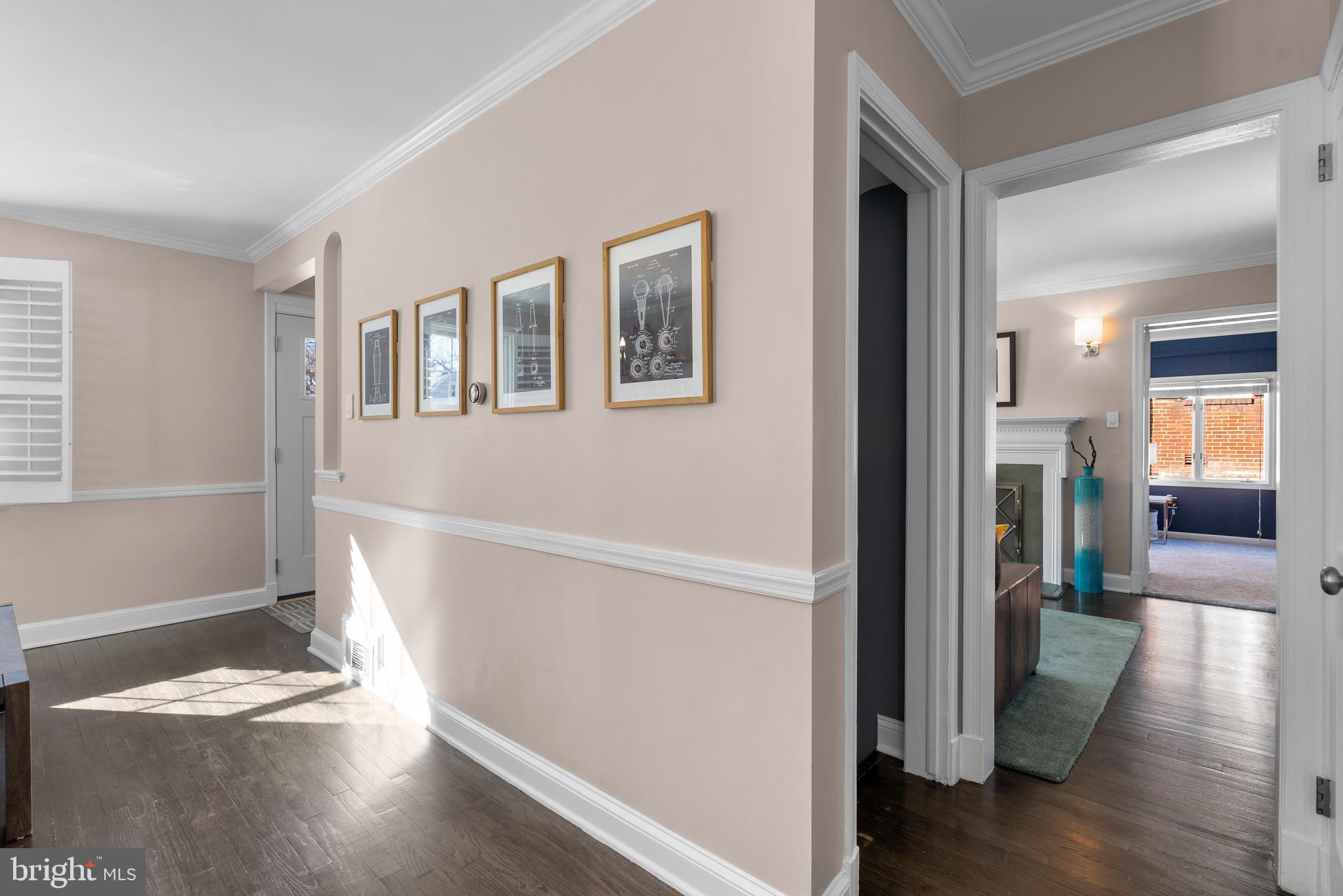 COUNTRY CLUB VIEW - Residential