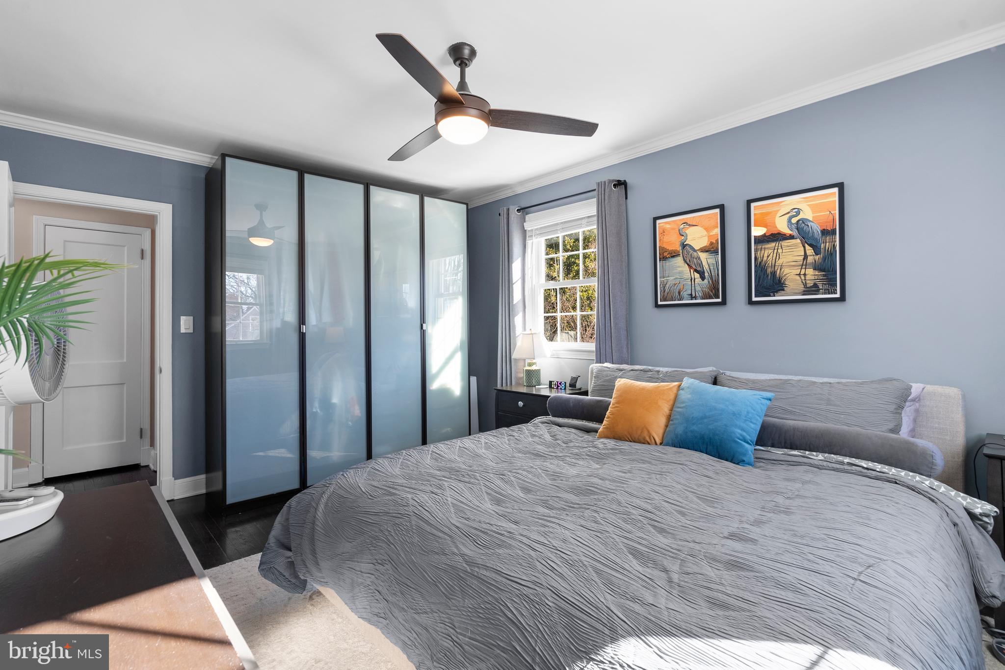 COUNTRY CLUB VIEW - Residential