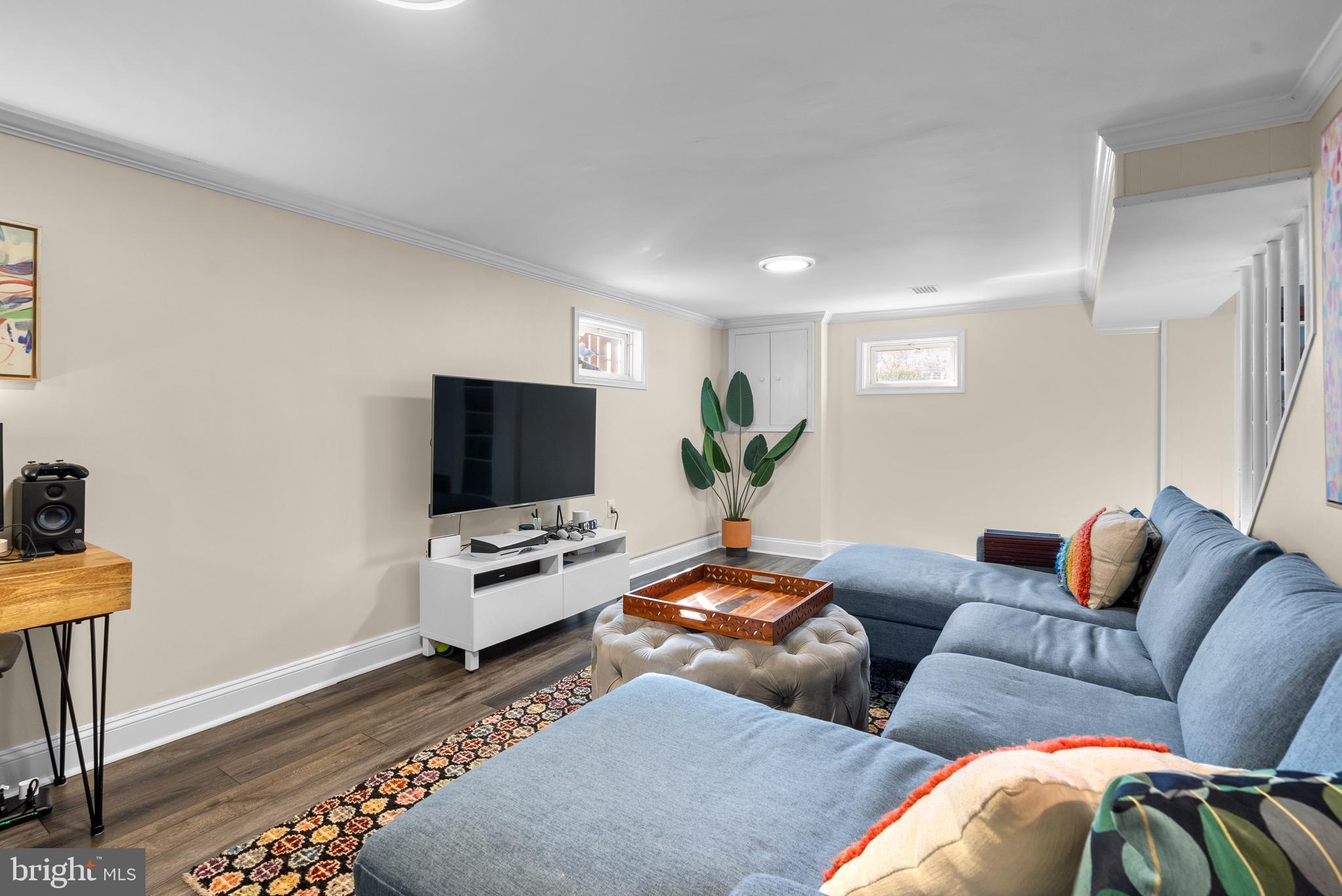 COUNTRY CLUB VIEW - Residential