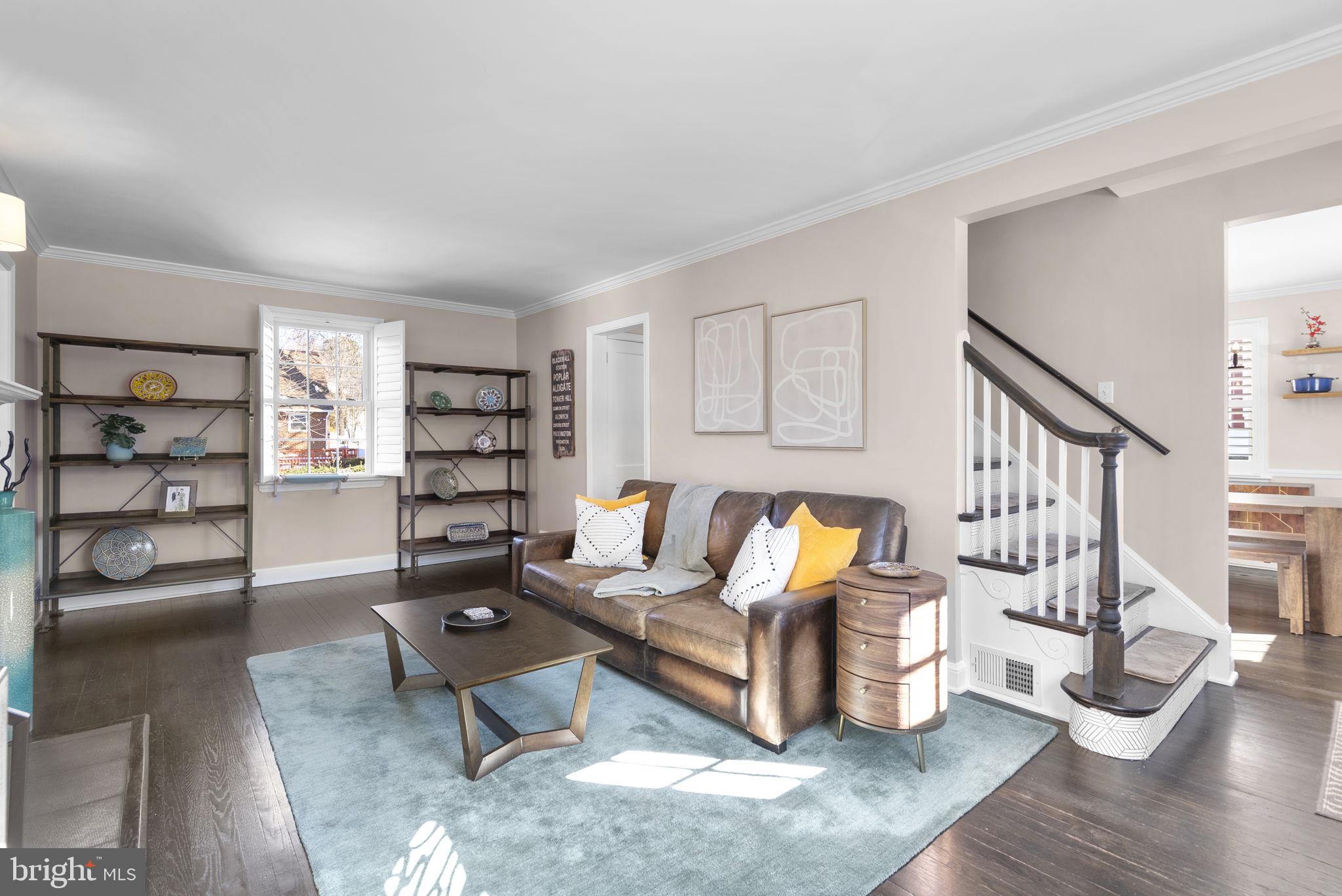 COUNTRY CLUB VIEW - Residential