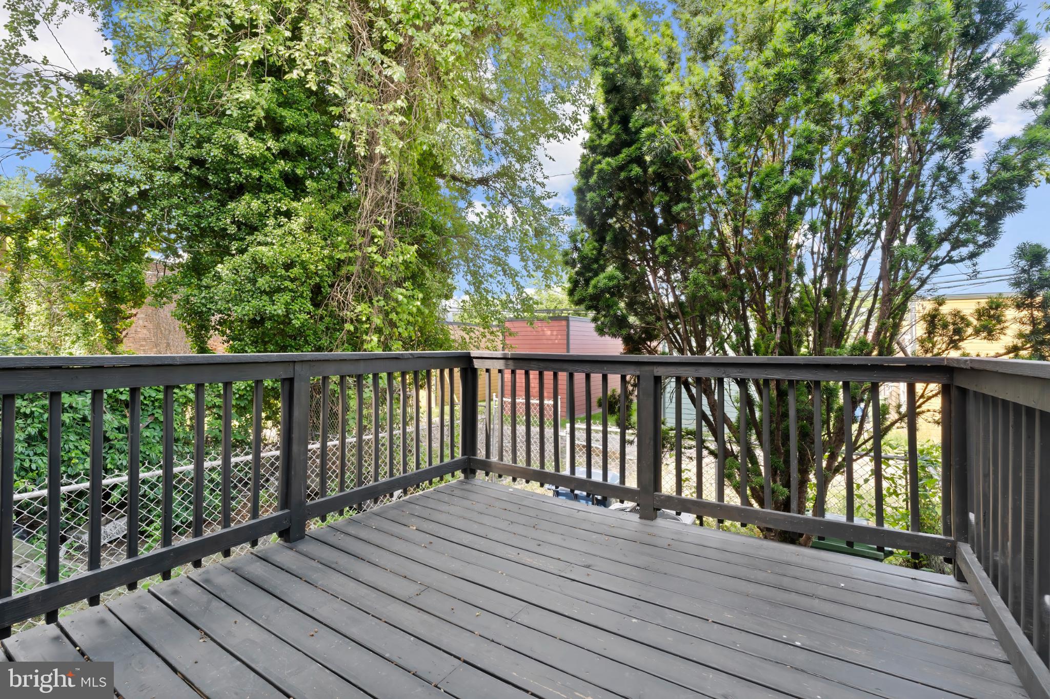 JOHNSTON SQUARE - Residential