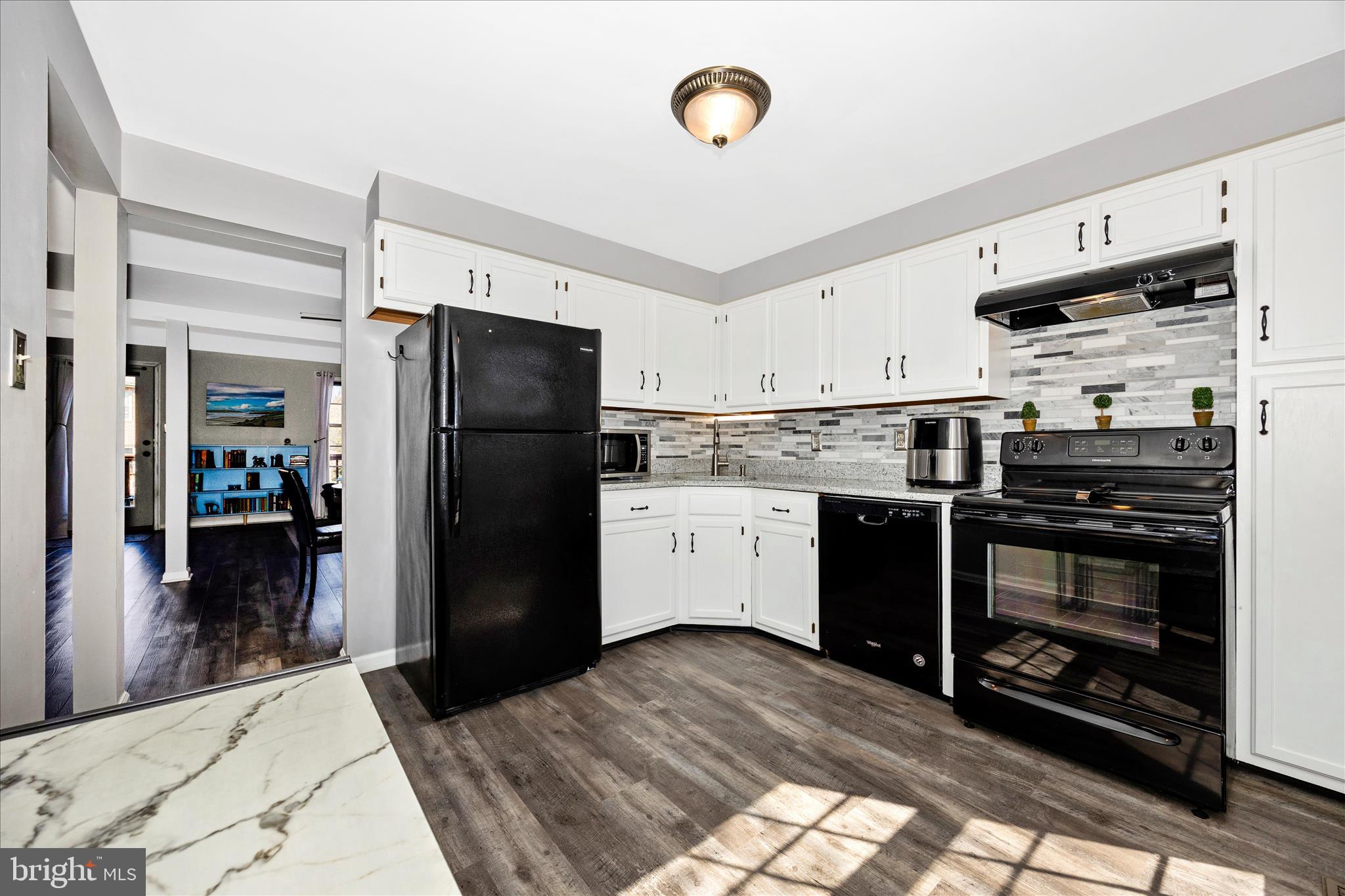 WATERSIDE - Residential