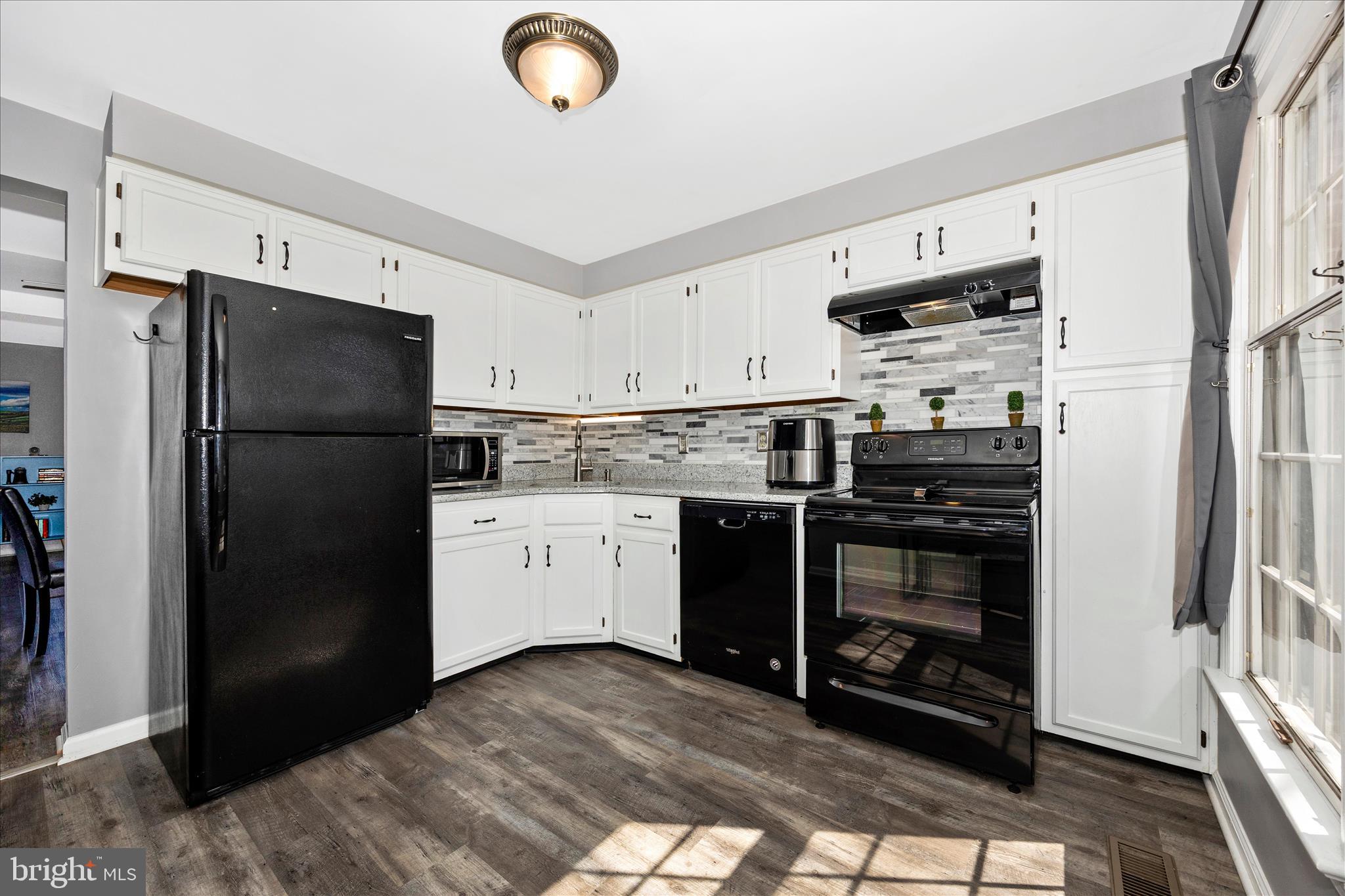 WATERSIDE - Residential