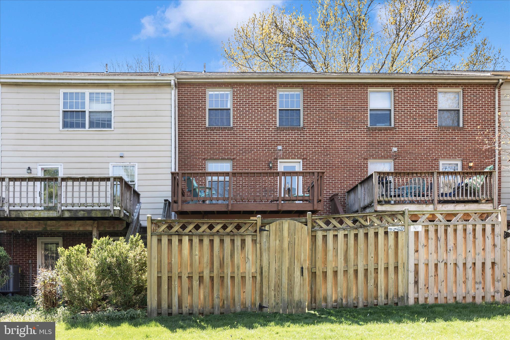 WATERSIDE - Residential