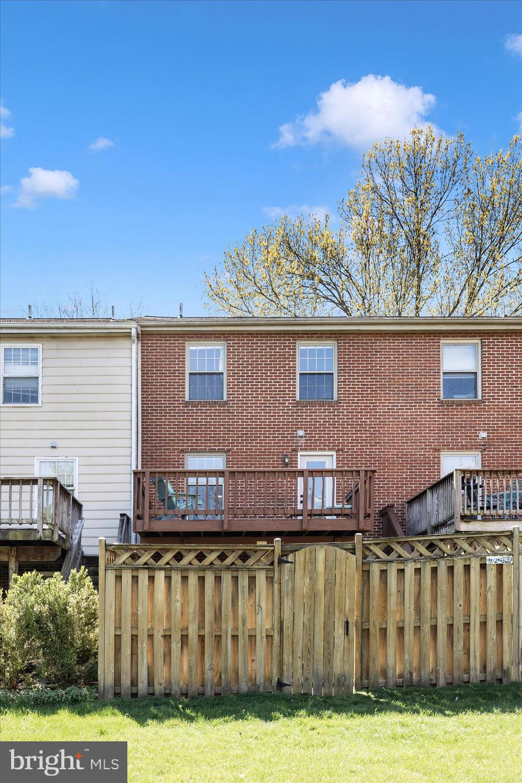 WATERSIDE - Residential