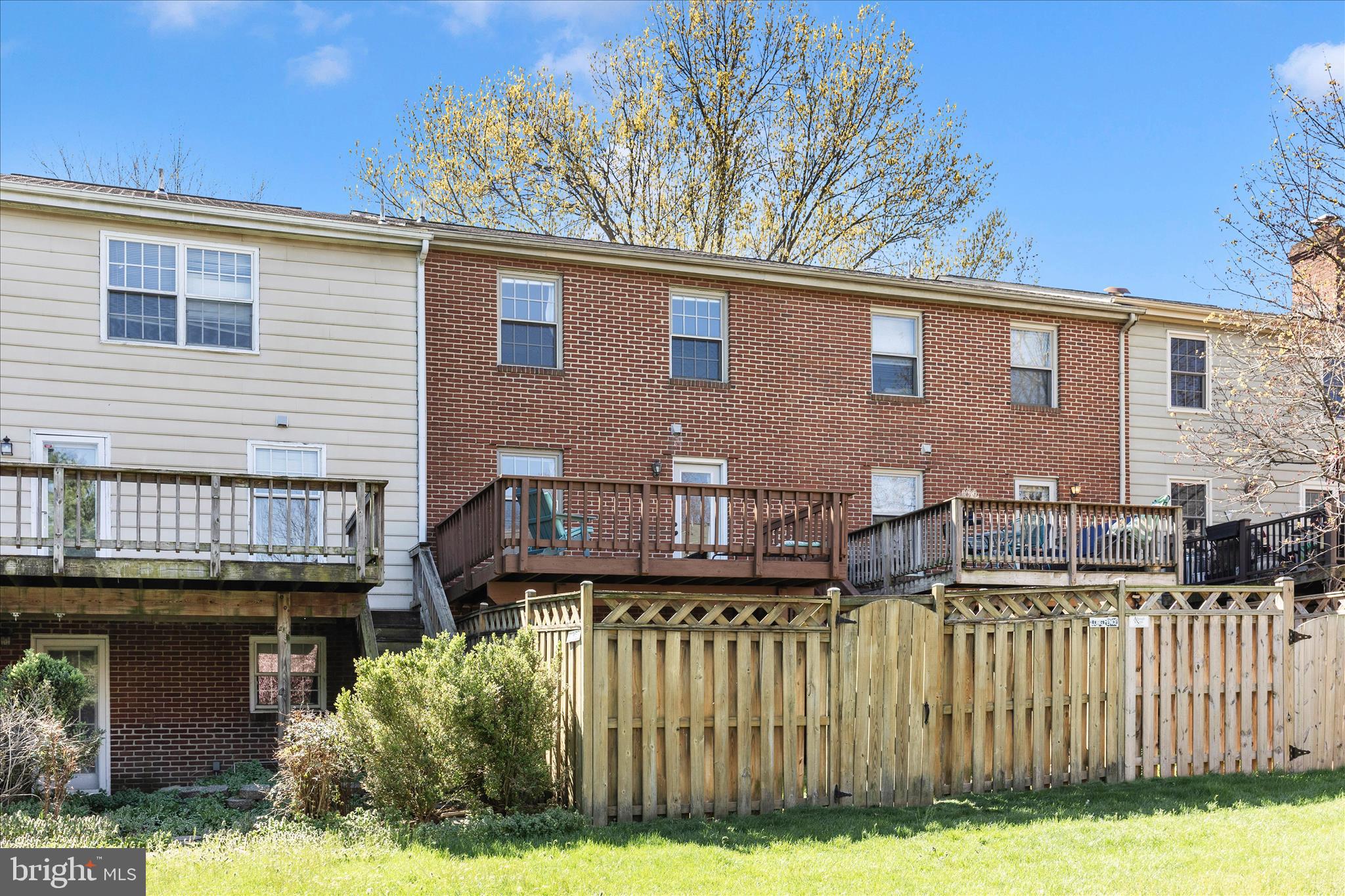 WATERSIDE - Residential