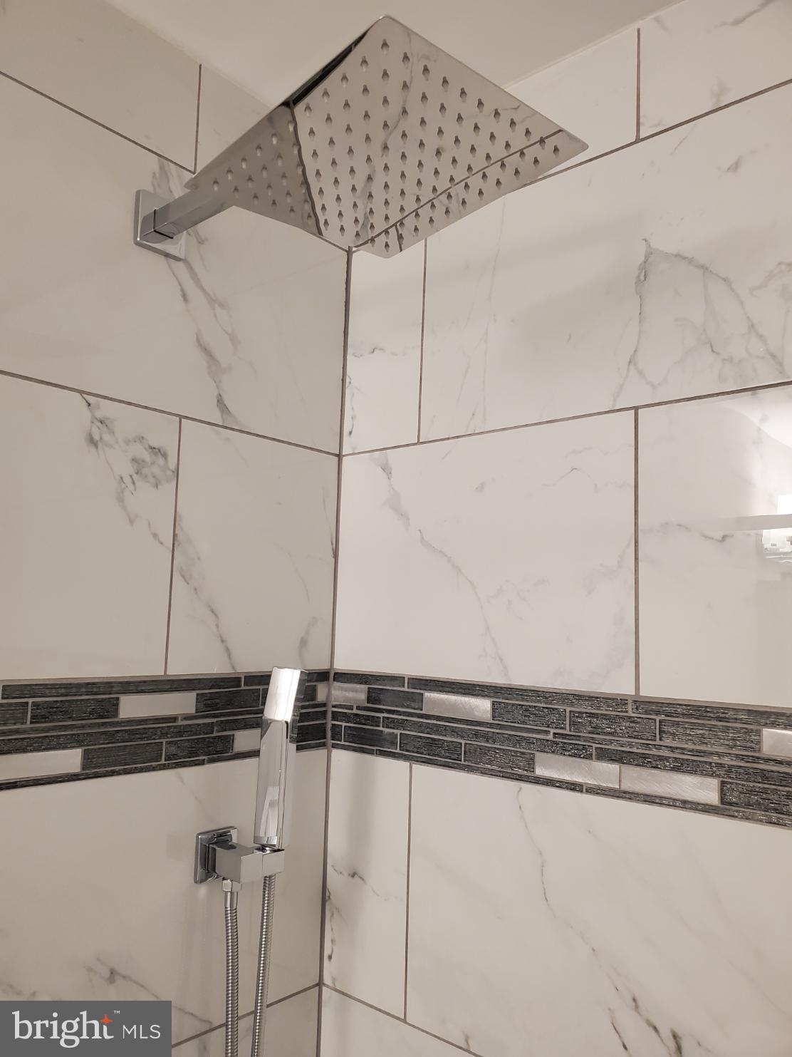 CROMWELL FOUNTAIN - Residential