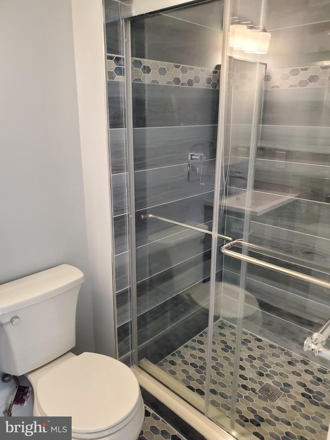 CROMWELL FOUNTAIN - Residential