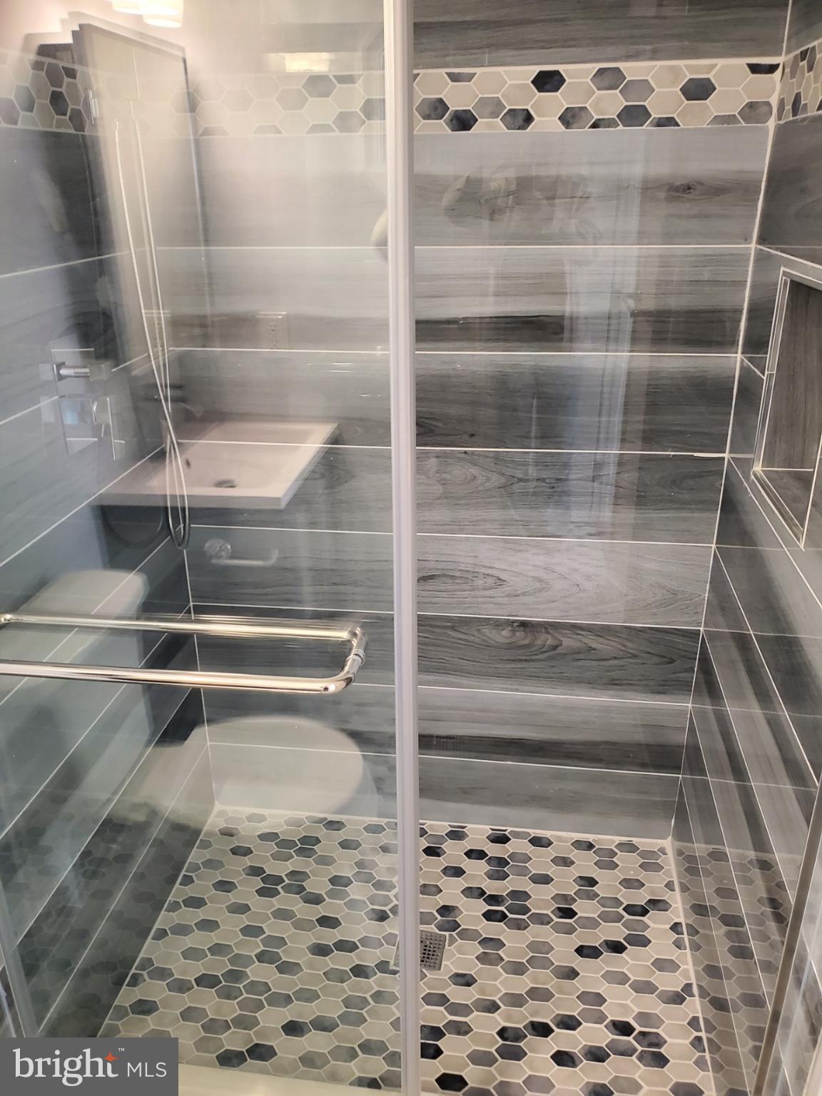 CROMWELL FOUNTAIN - Residential