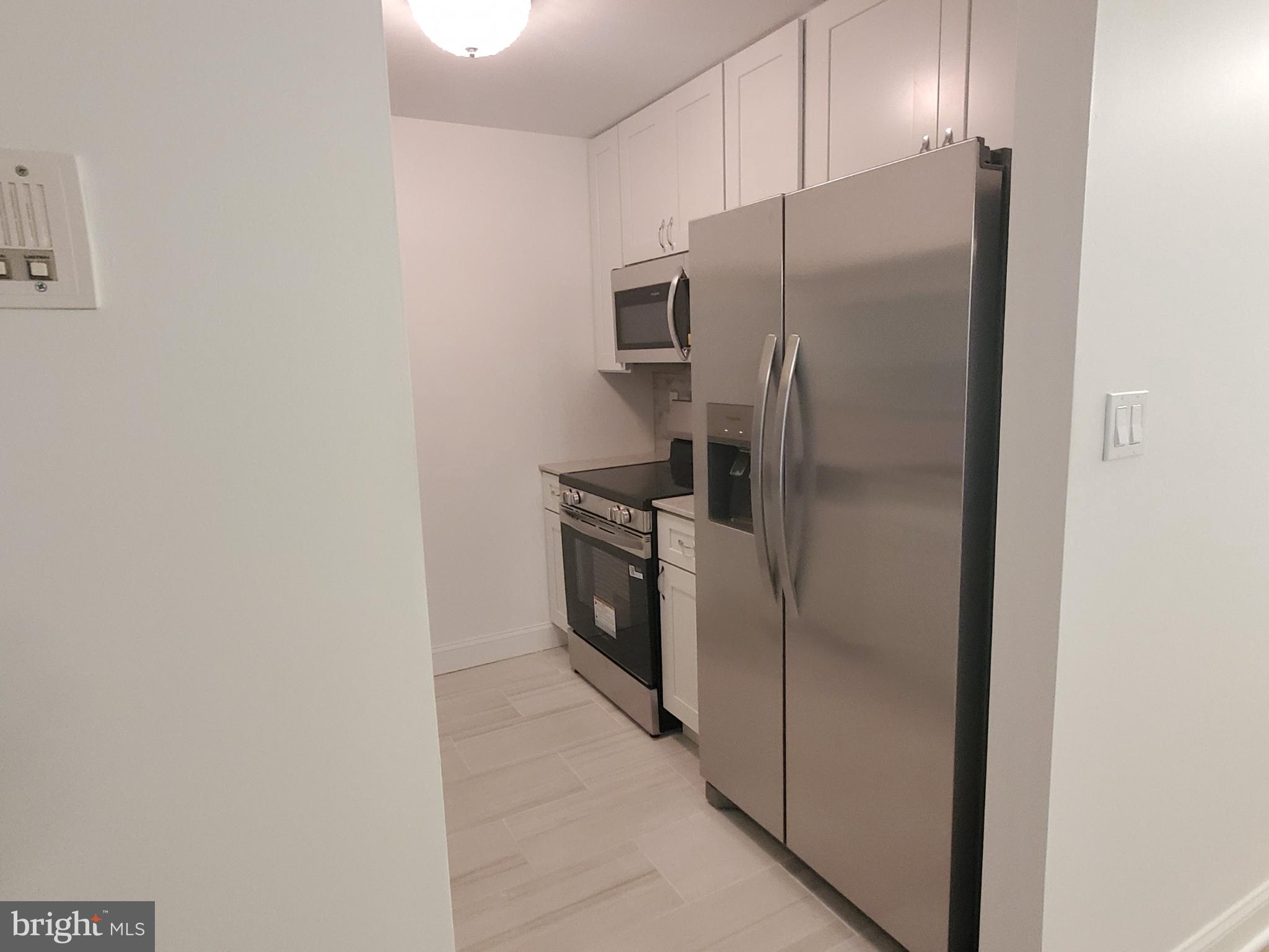 CROMWELL FOUNTAIN - Residential