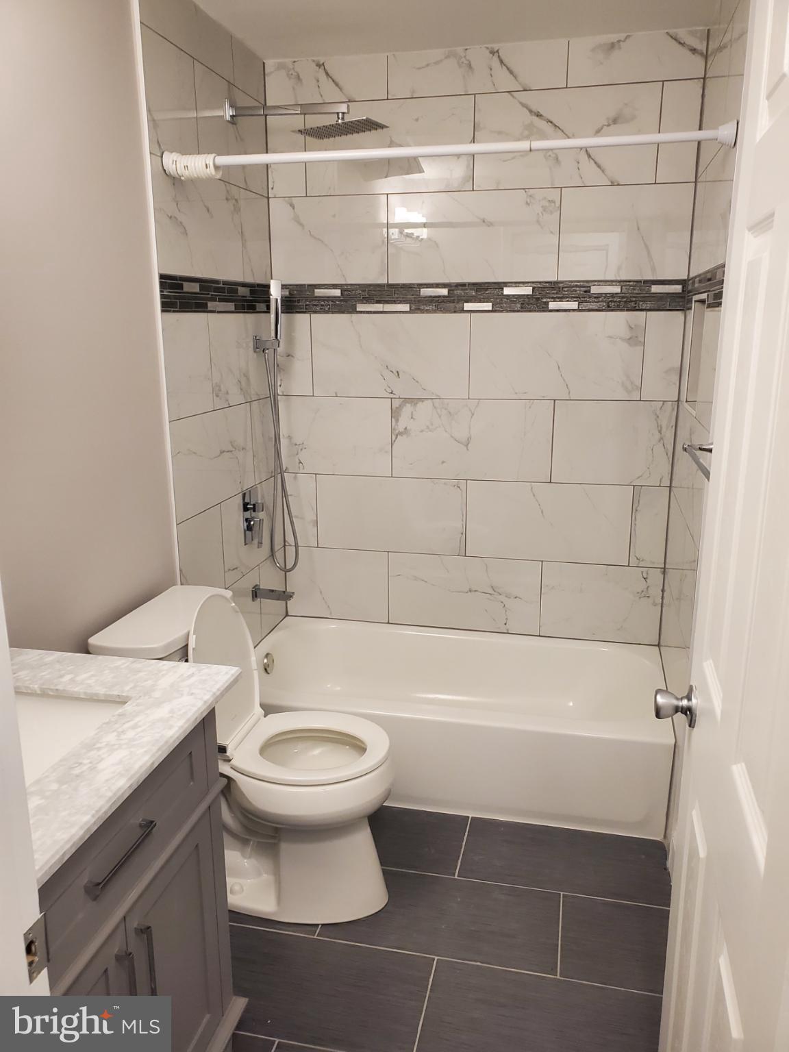 CROMWELL FOUNTAIN - Residential