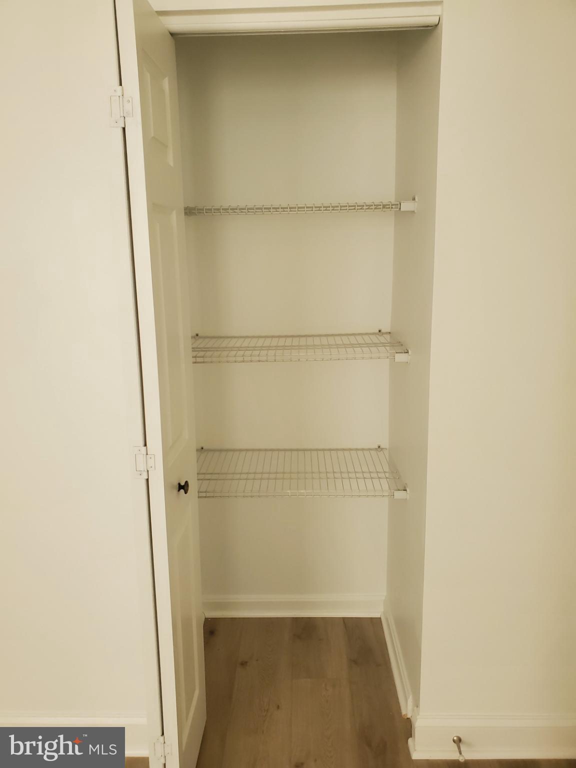 CROMWELL FOUNTAIN - Residential