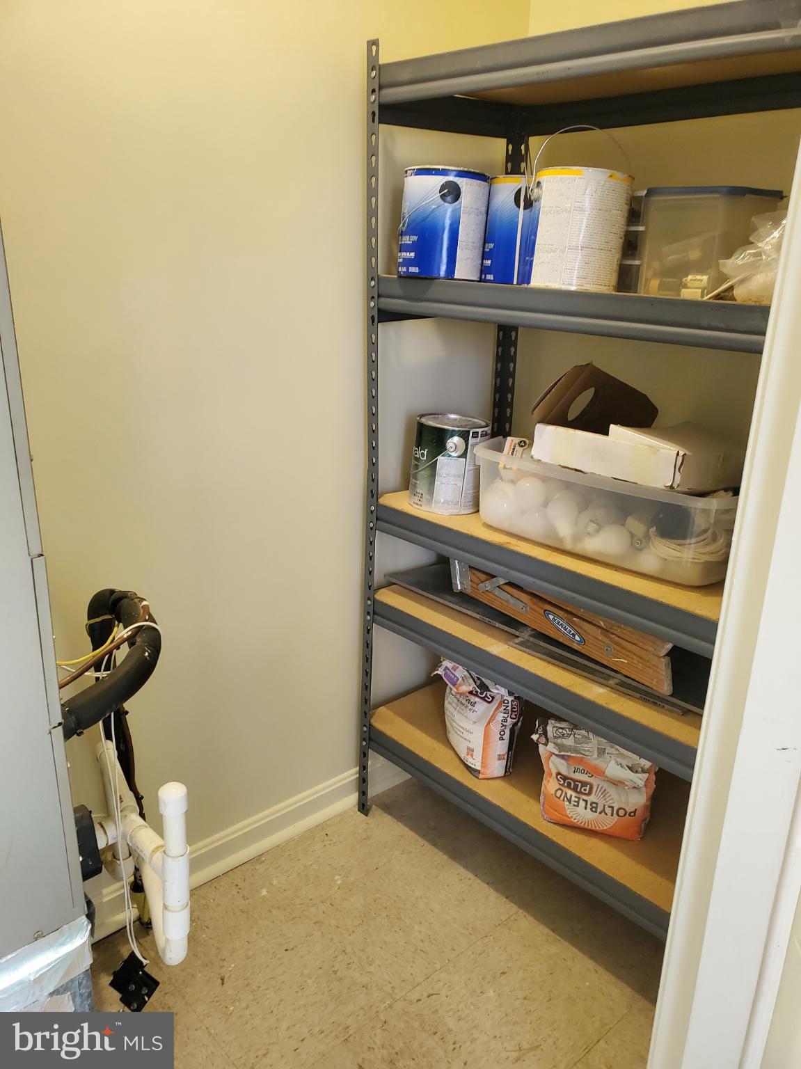 CROMWELL FOUNTAIN - Residential