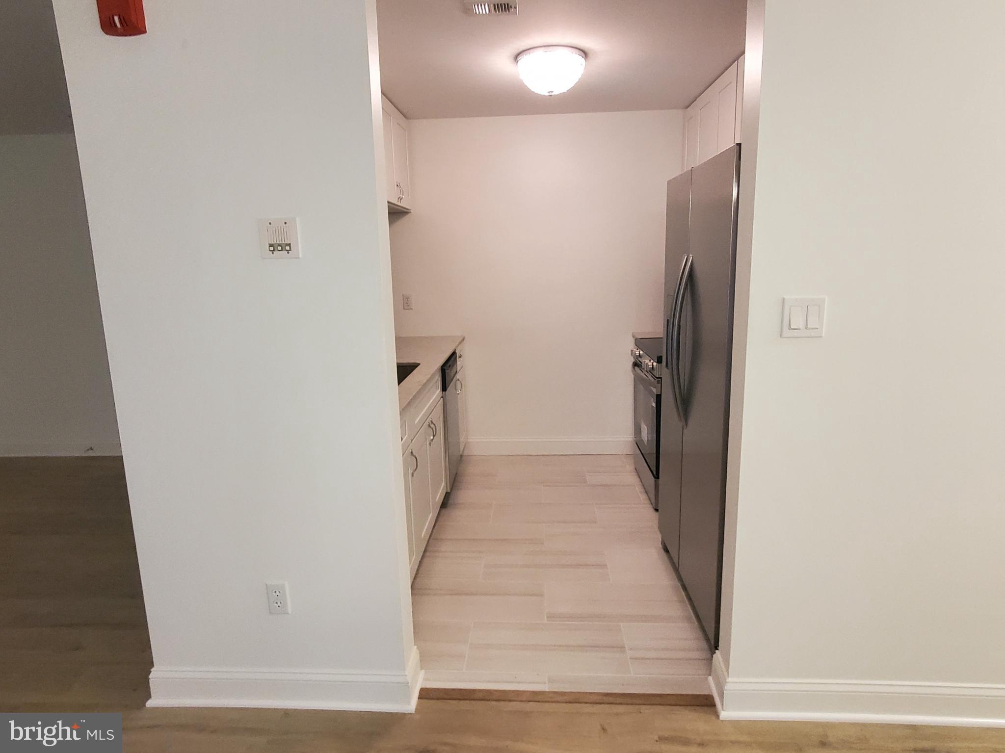 CROMWELL FOUNTAIN - Residential