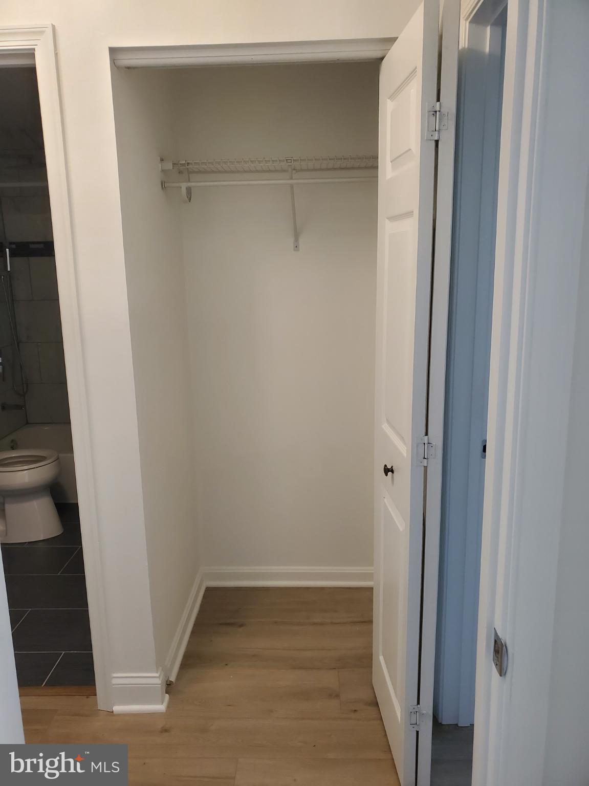 CROMWELL FOUNTAIN - Residential