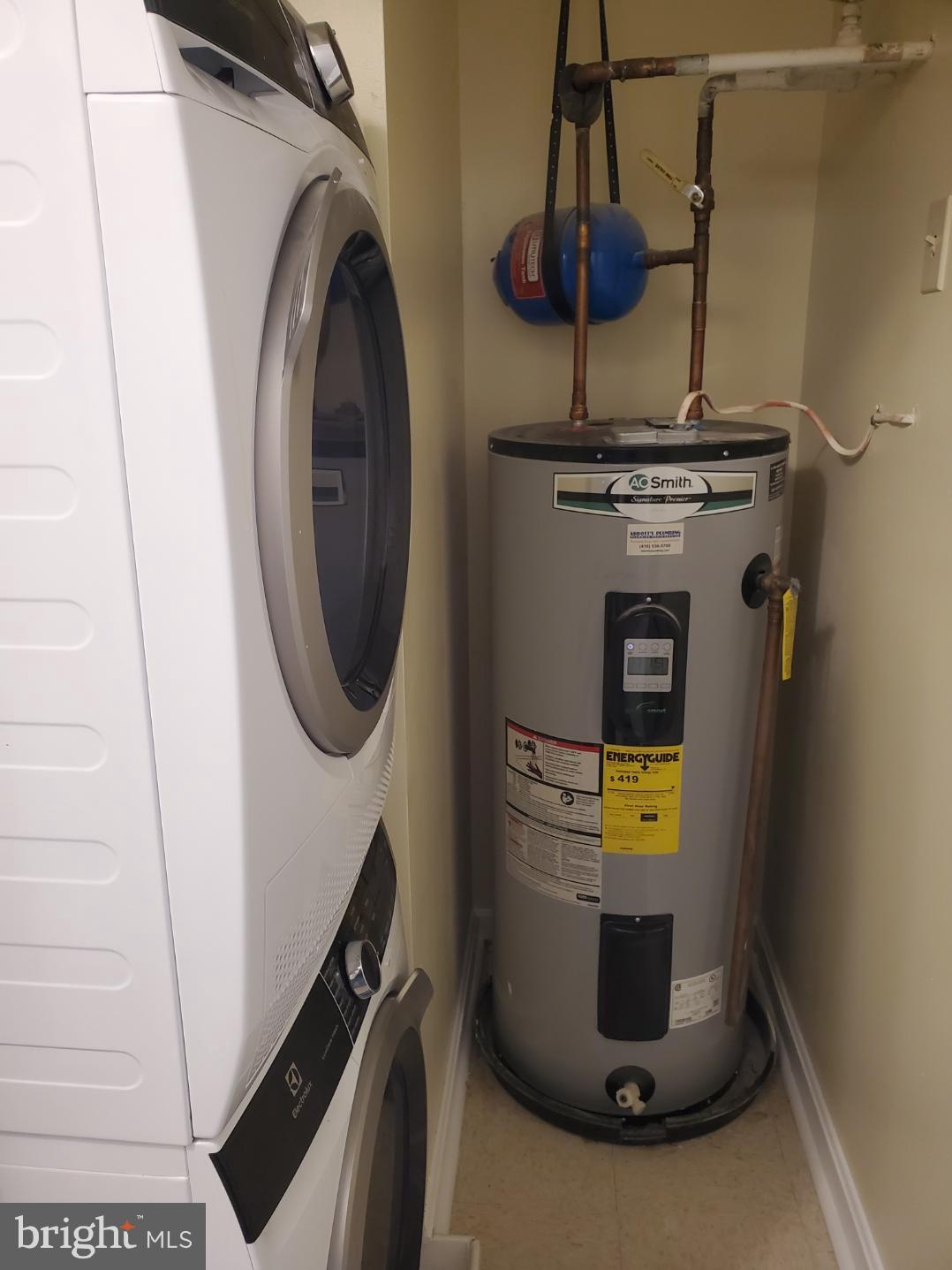 CROMWELL FOUNTAIN - Residential