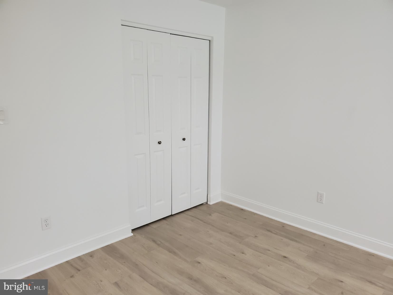 CROMWELL FOUNTAIN - Residential