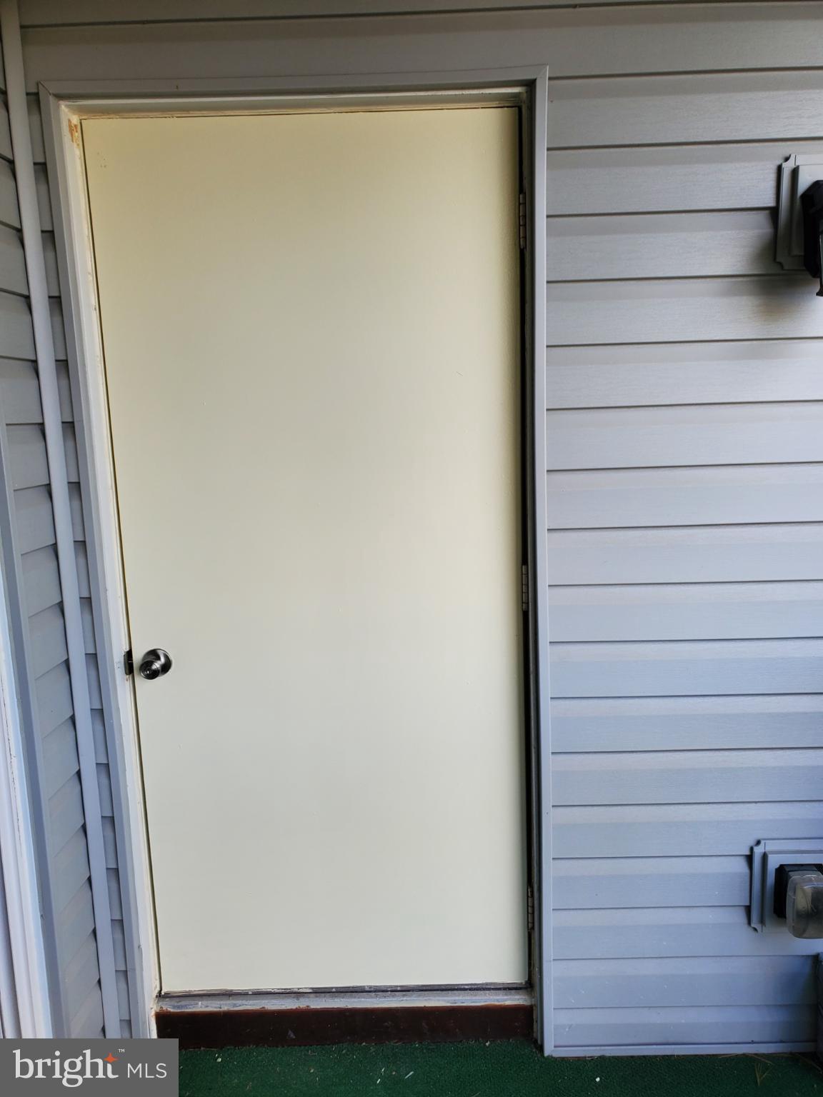 CROMWELL FOUNTAIN - Residential