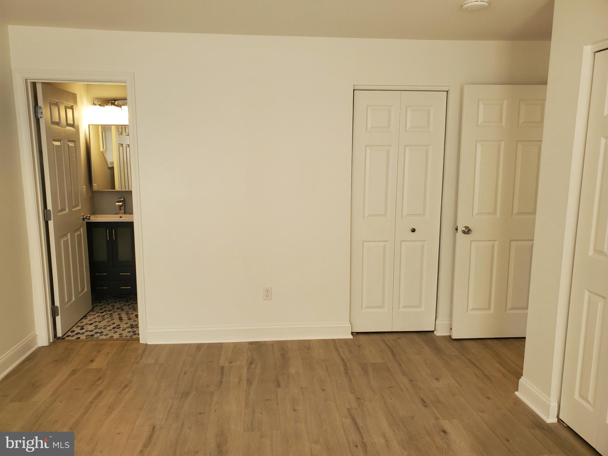 CROMWELL FOUNTAIN - Residential